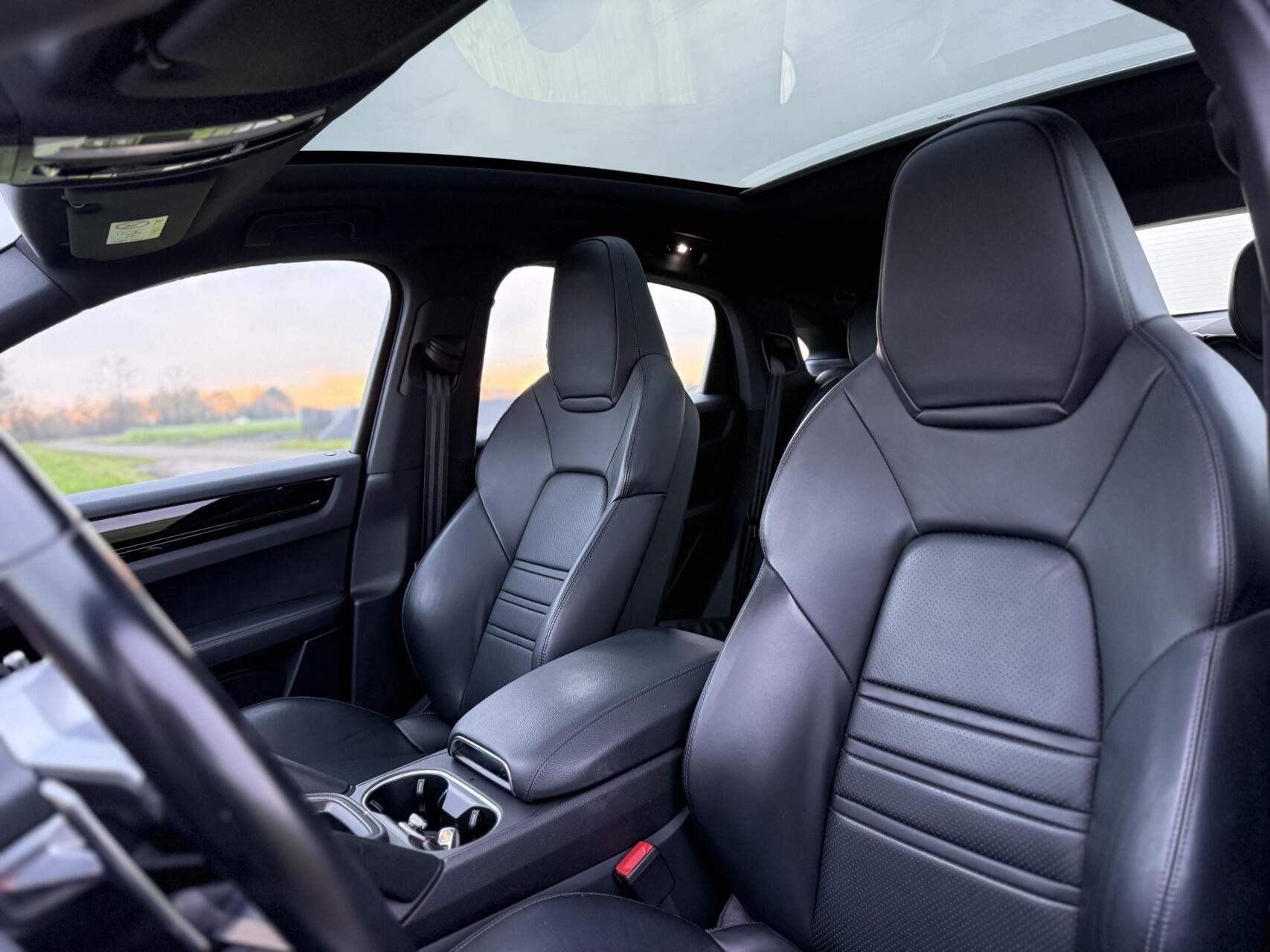 Foto van Porsche Cayenne E-hybrid