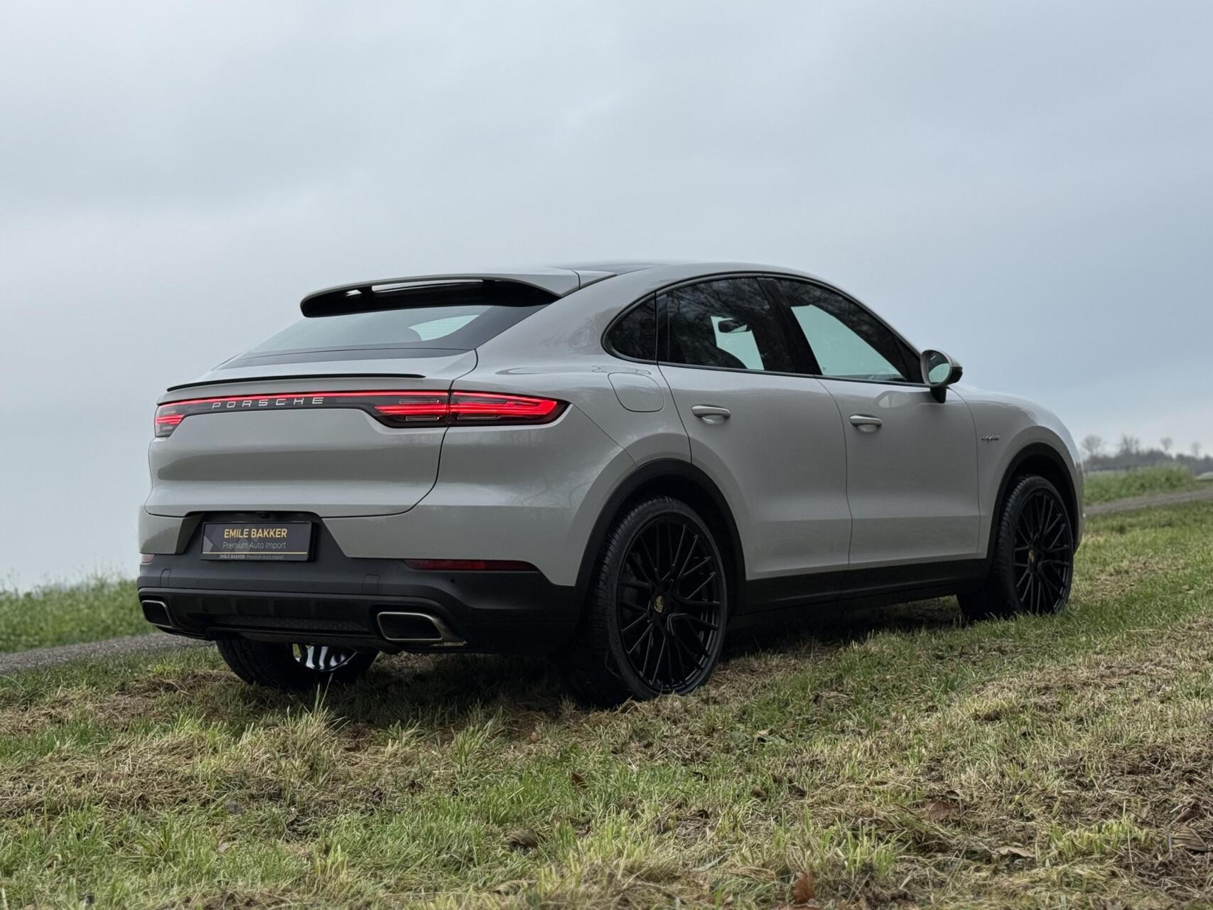 Foto van Porsche Cayenne E-hybrid