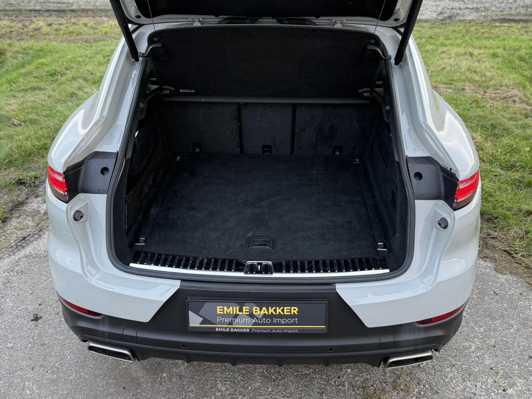 Foto van Porsche Cayenne E-hybrid