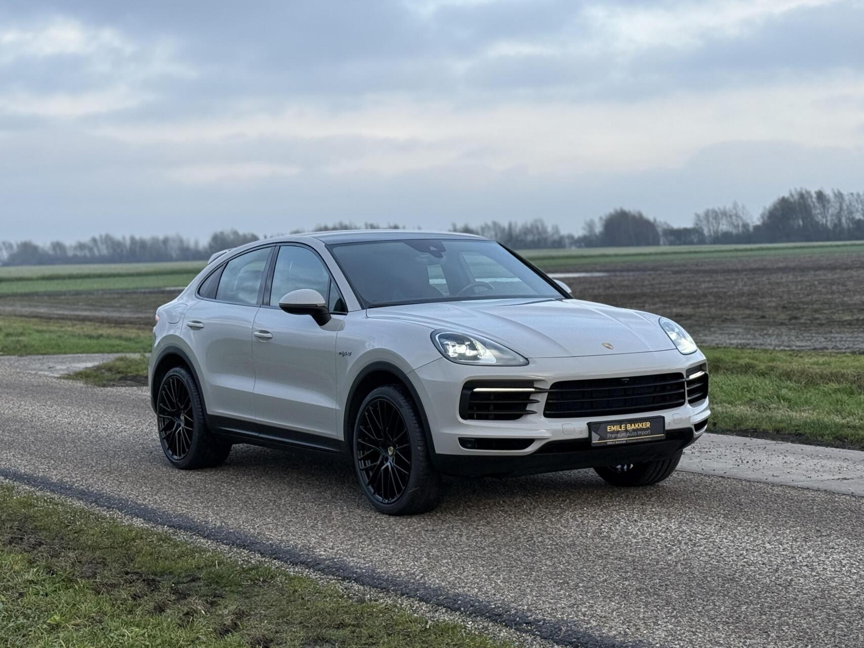 Foto van Porsche Cayenne E-hybrid