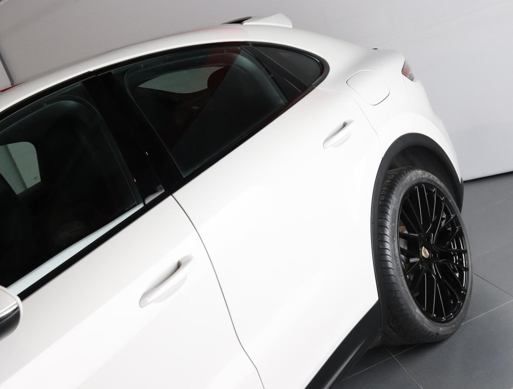 Foto van Porsche Cayenne E-hybrid