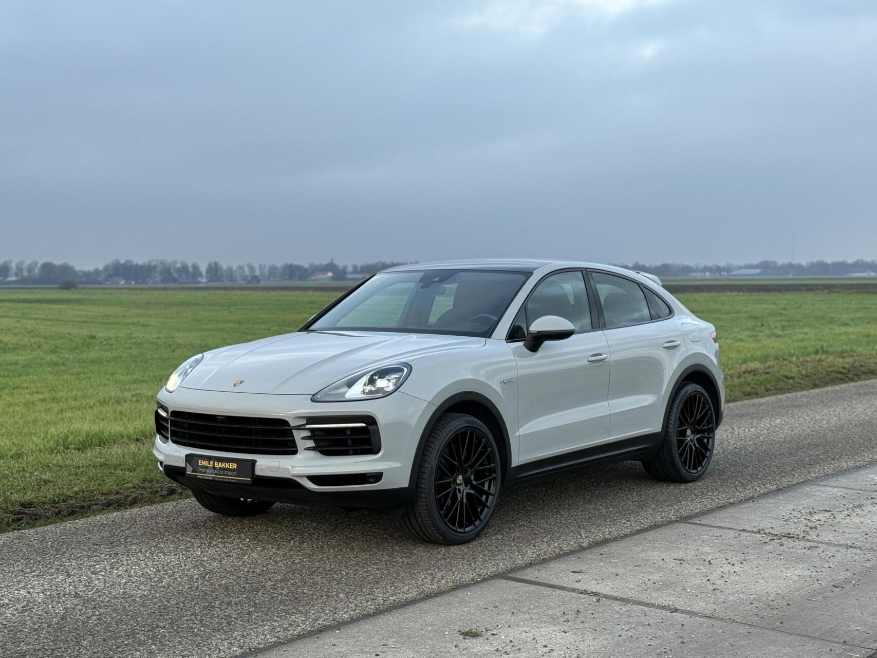 Foto van Porsche Cayenne E-hybrid