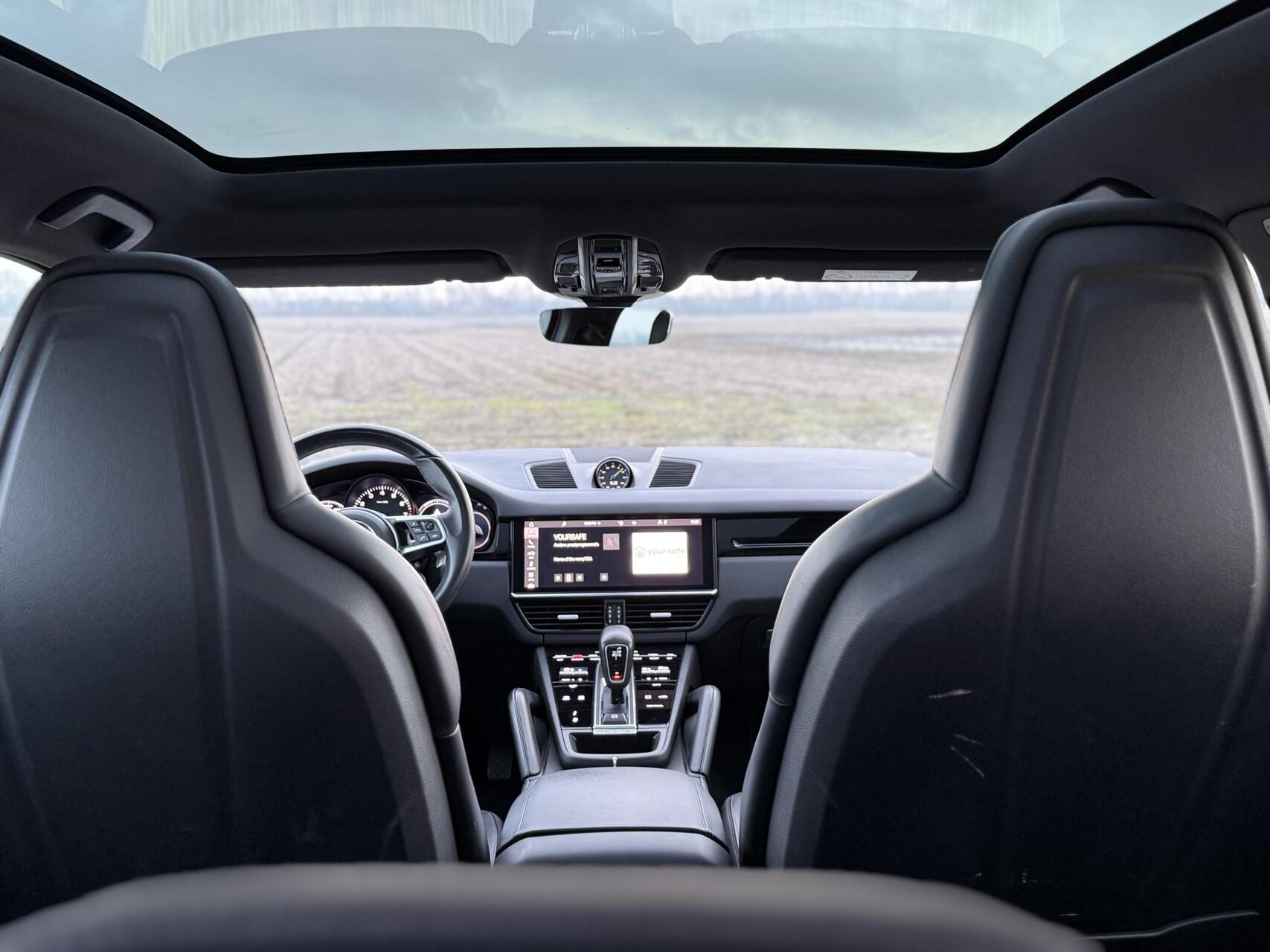 Foto van Porsche Cayenne E-hybrid