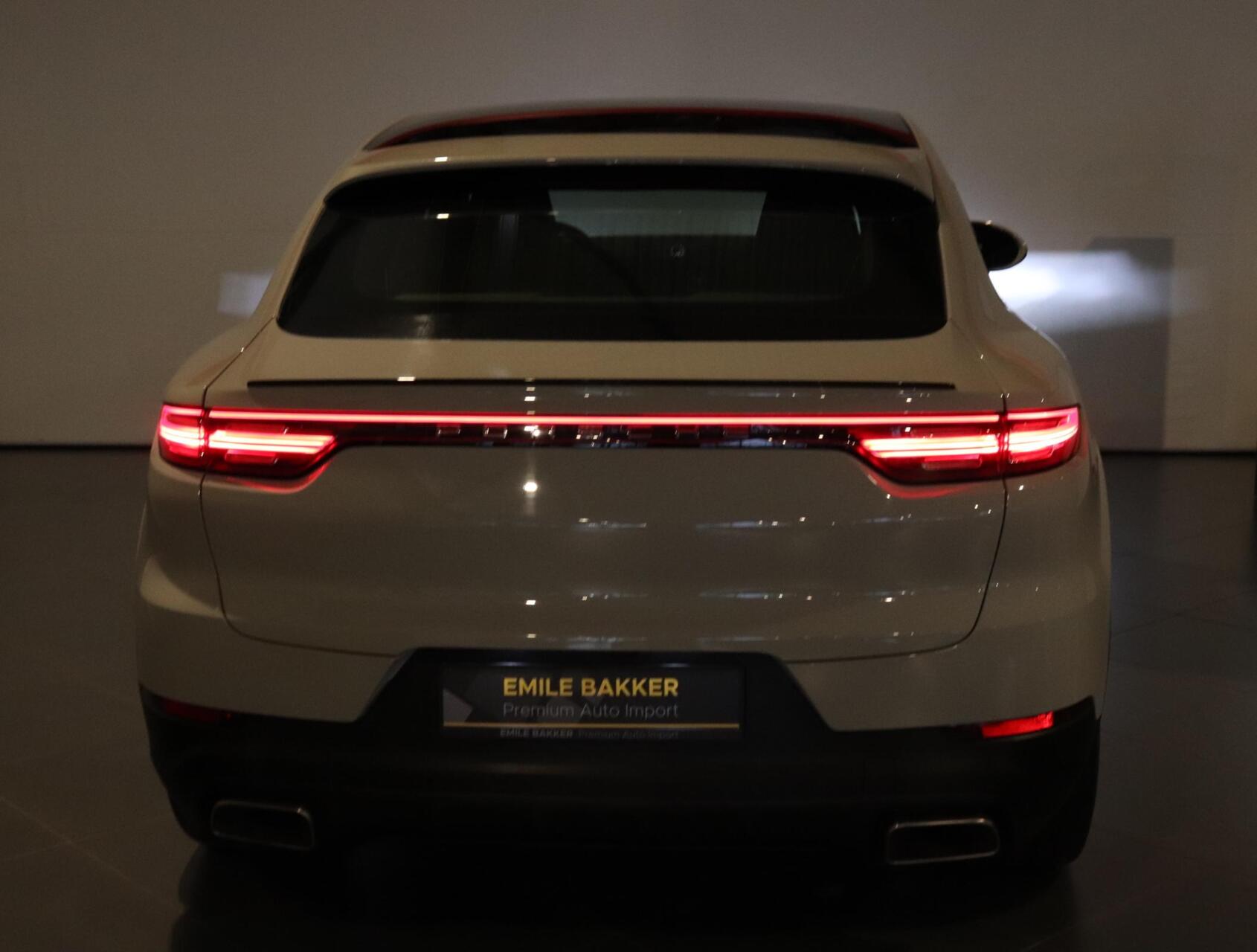Foto van Porsche Cayenne E-hybrid