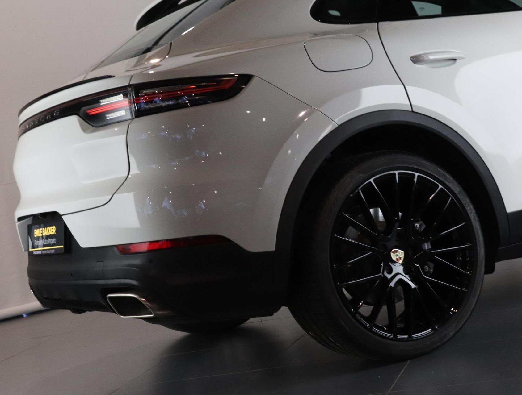Foto van Porsche Cayenne E-hybrid