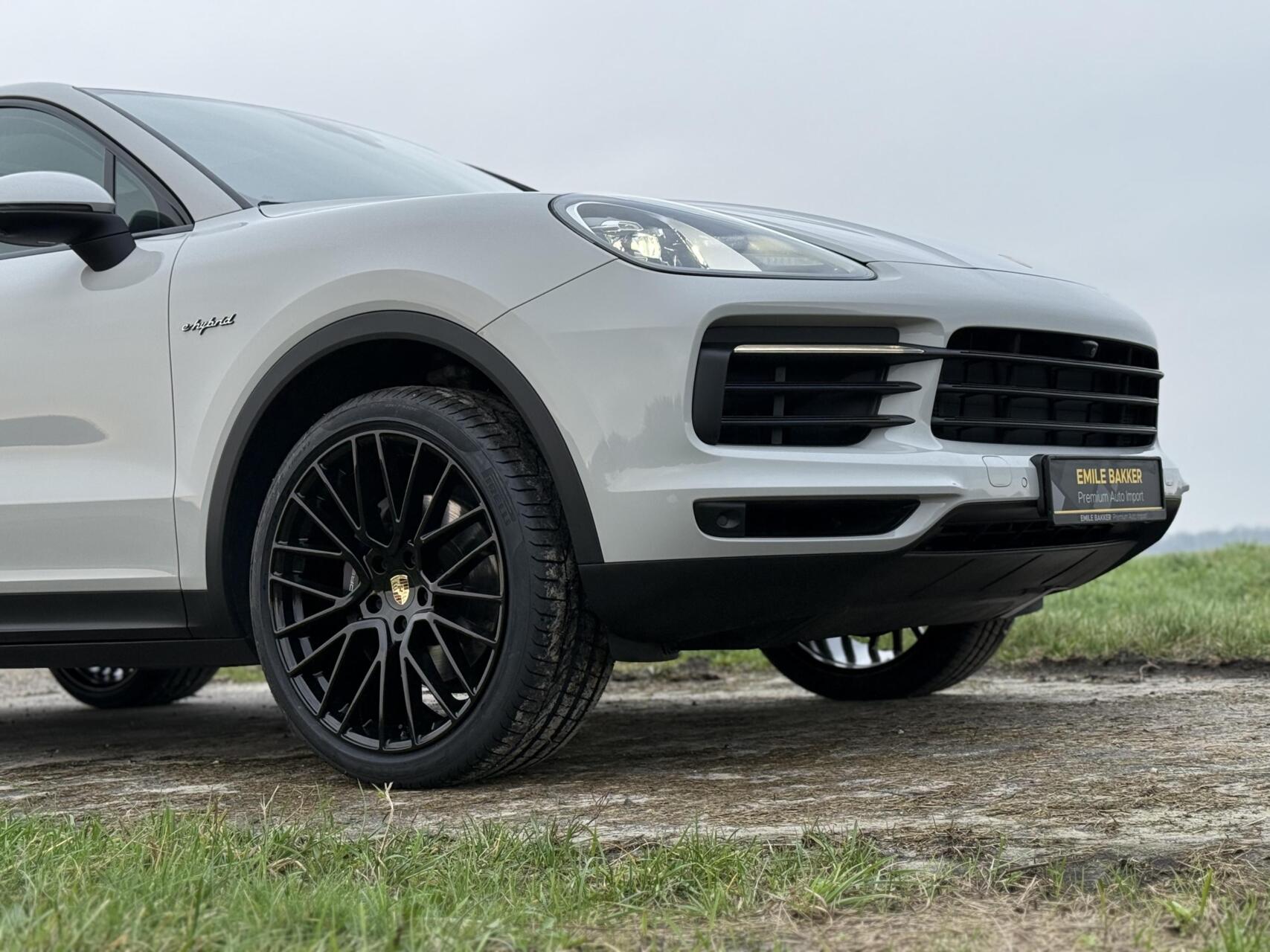 Foto van Porsche Cayenne E-hybrid