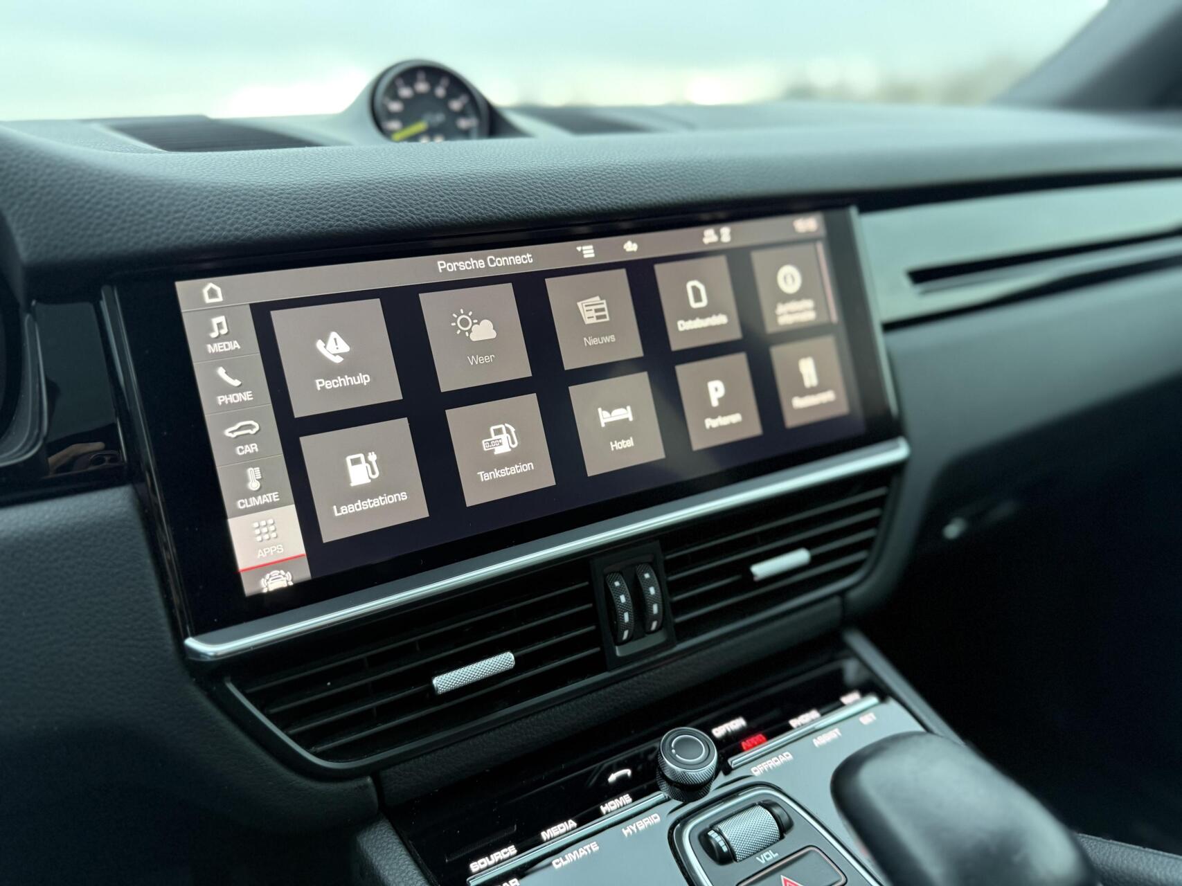 Foto van Porsche Cayenne E-hybrid