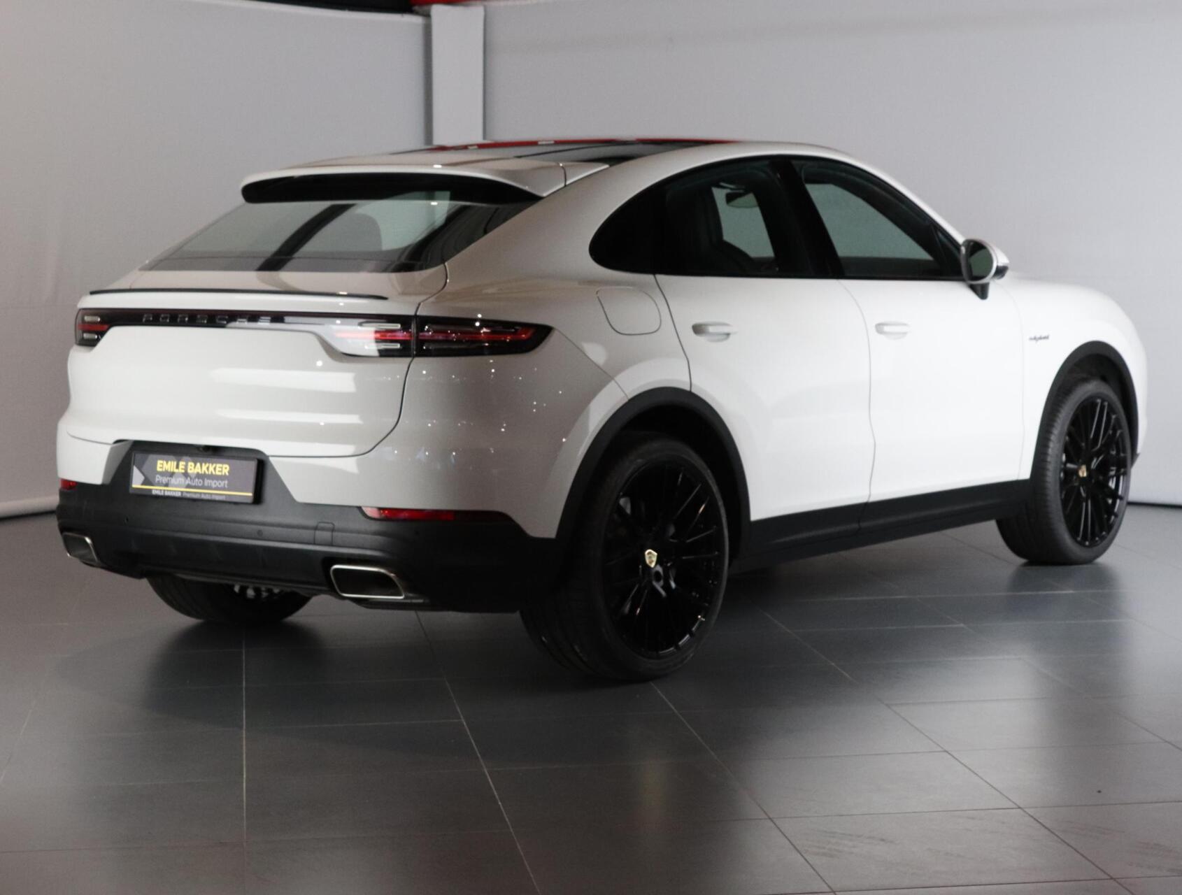 Foto van Porsche Cayenne E-hybrid