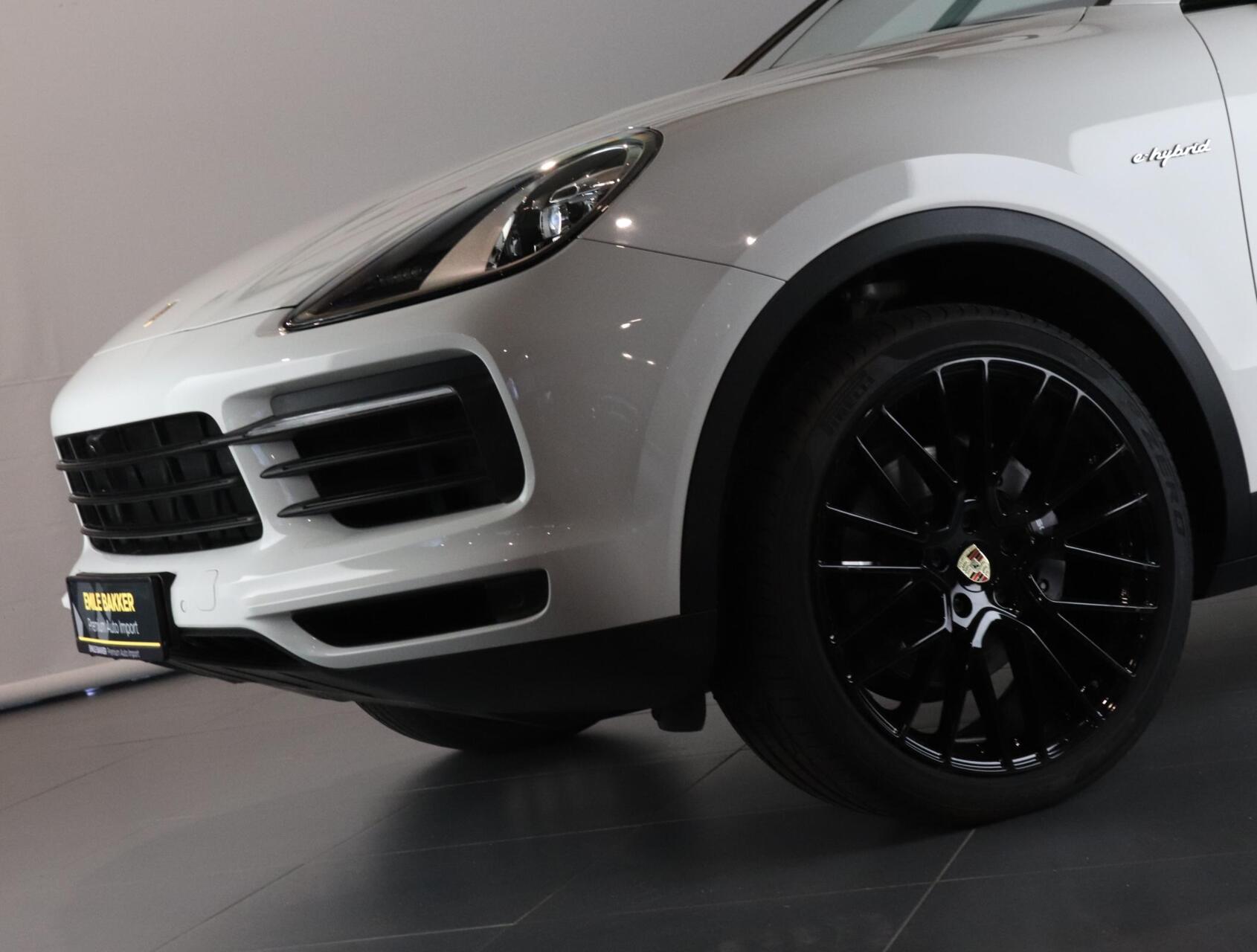 Foto van Porsche Cayenne E-hybrid