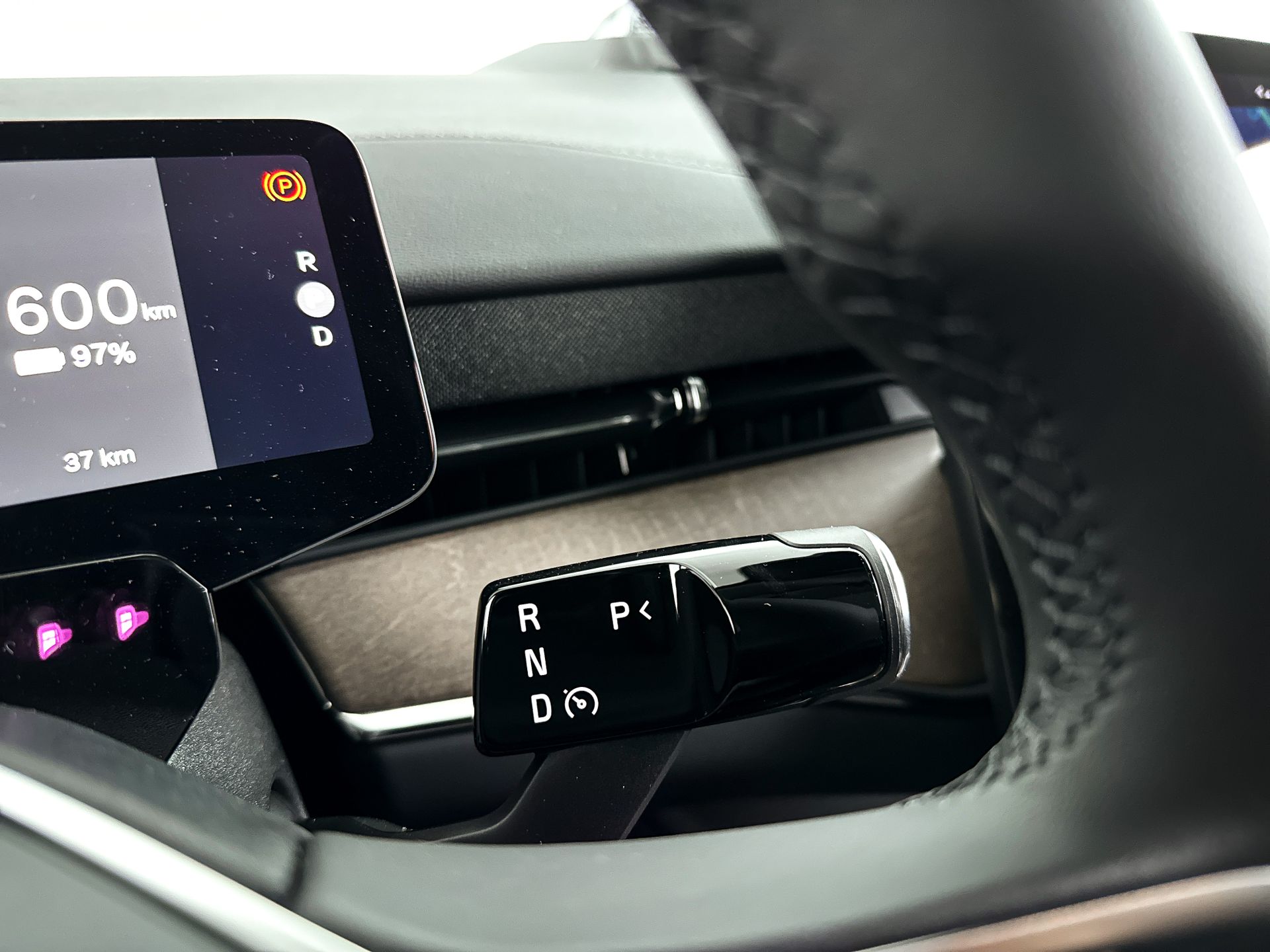Foto van Volvo Es90