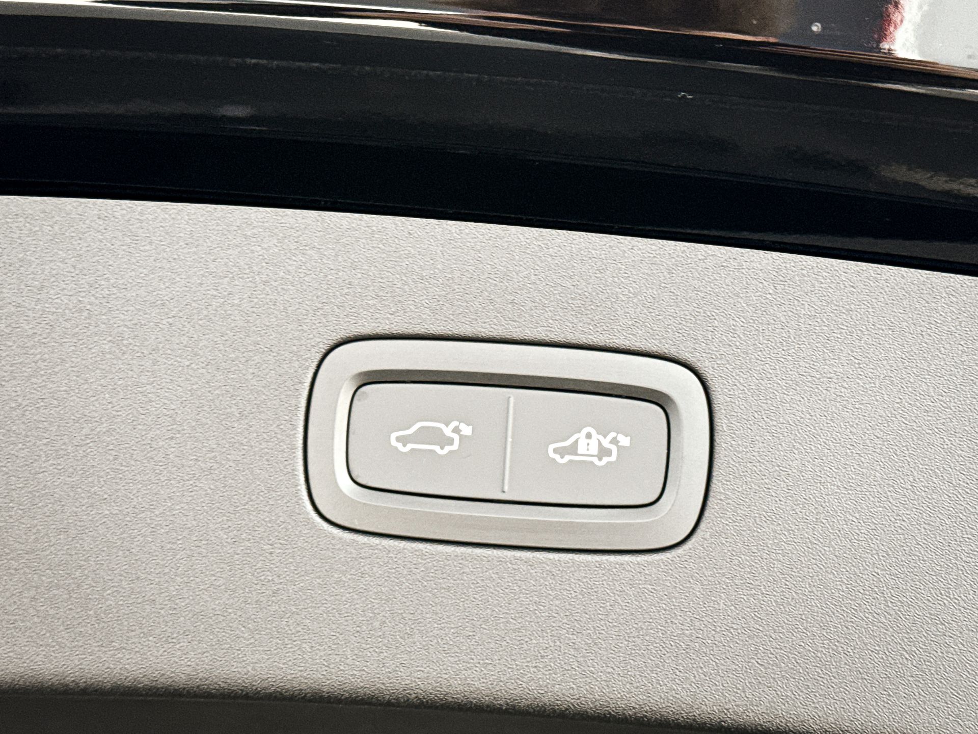 Foto van Volvo Es90