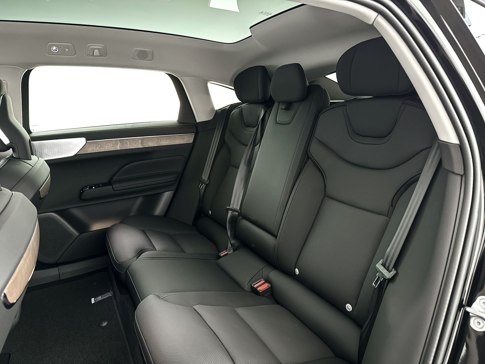 Foto van Volvo Es90