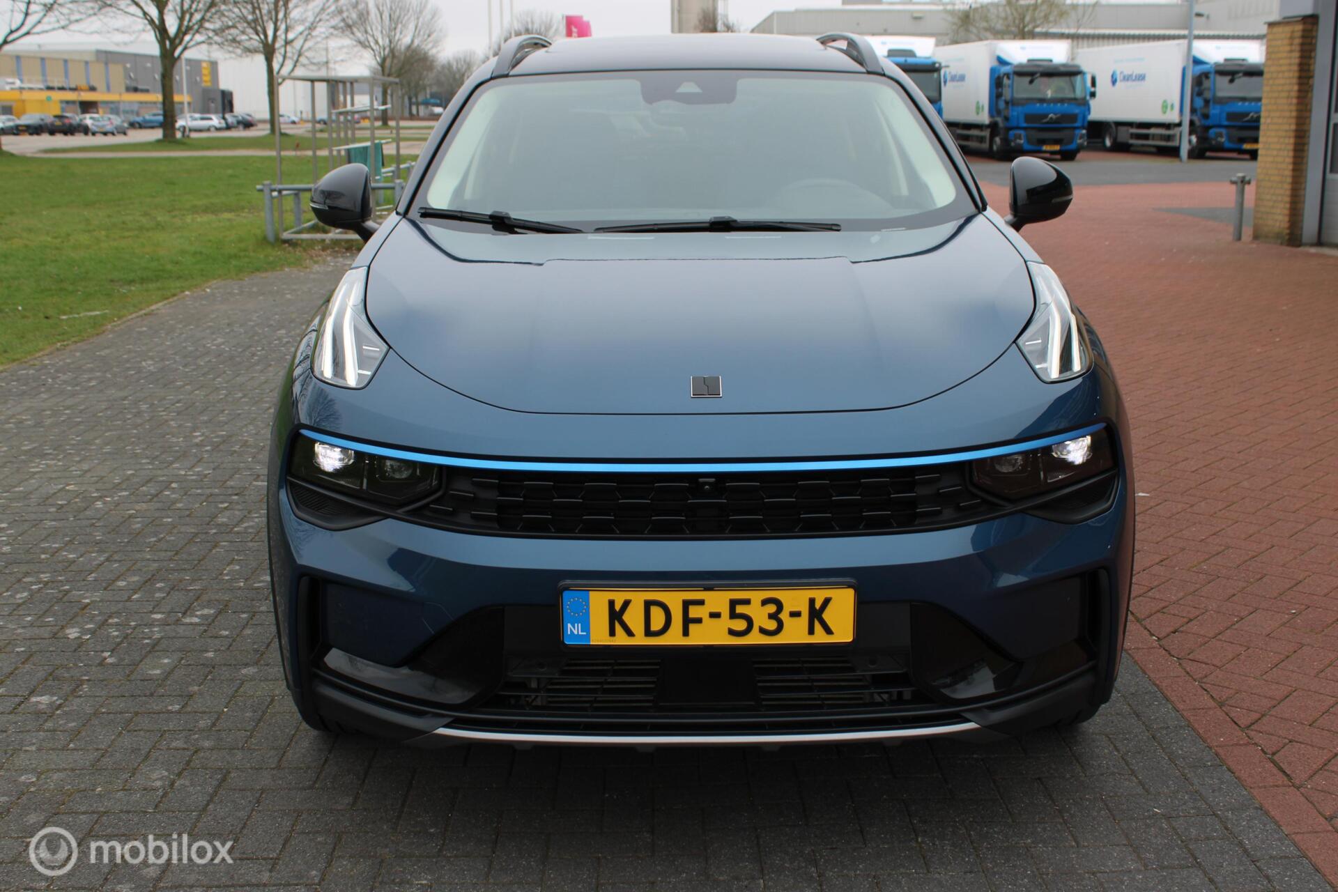 Foto van LYNK & Co 01