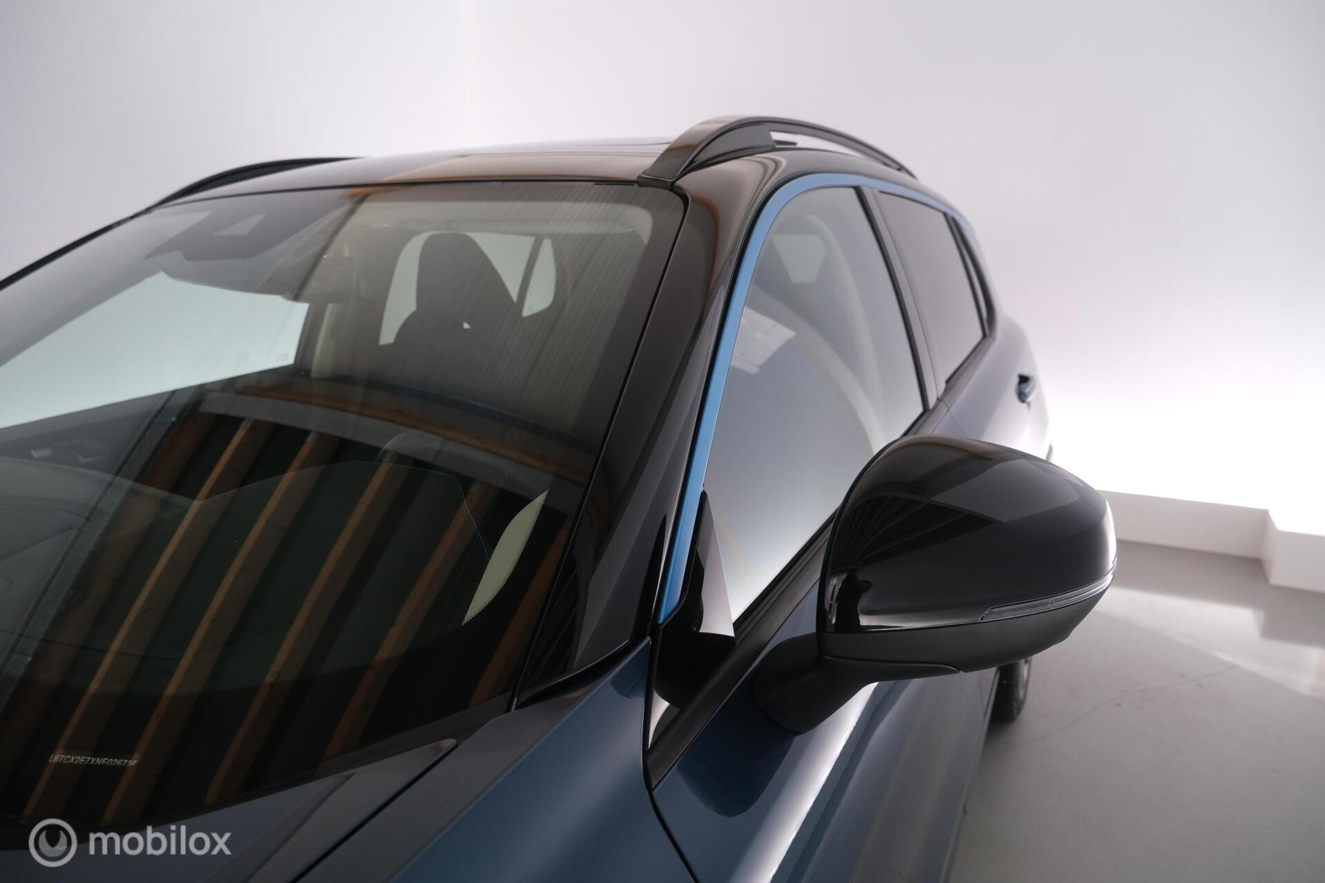 Foto van LYNK & Co 01