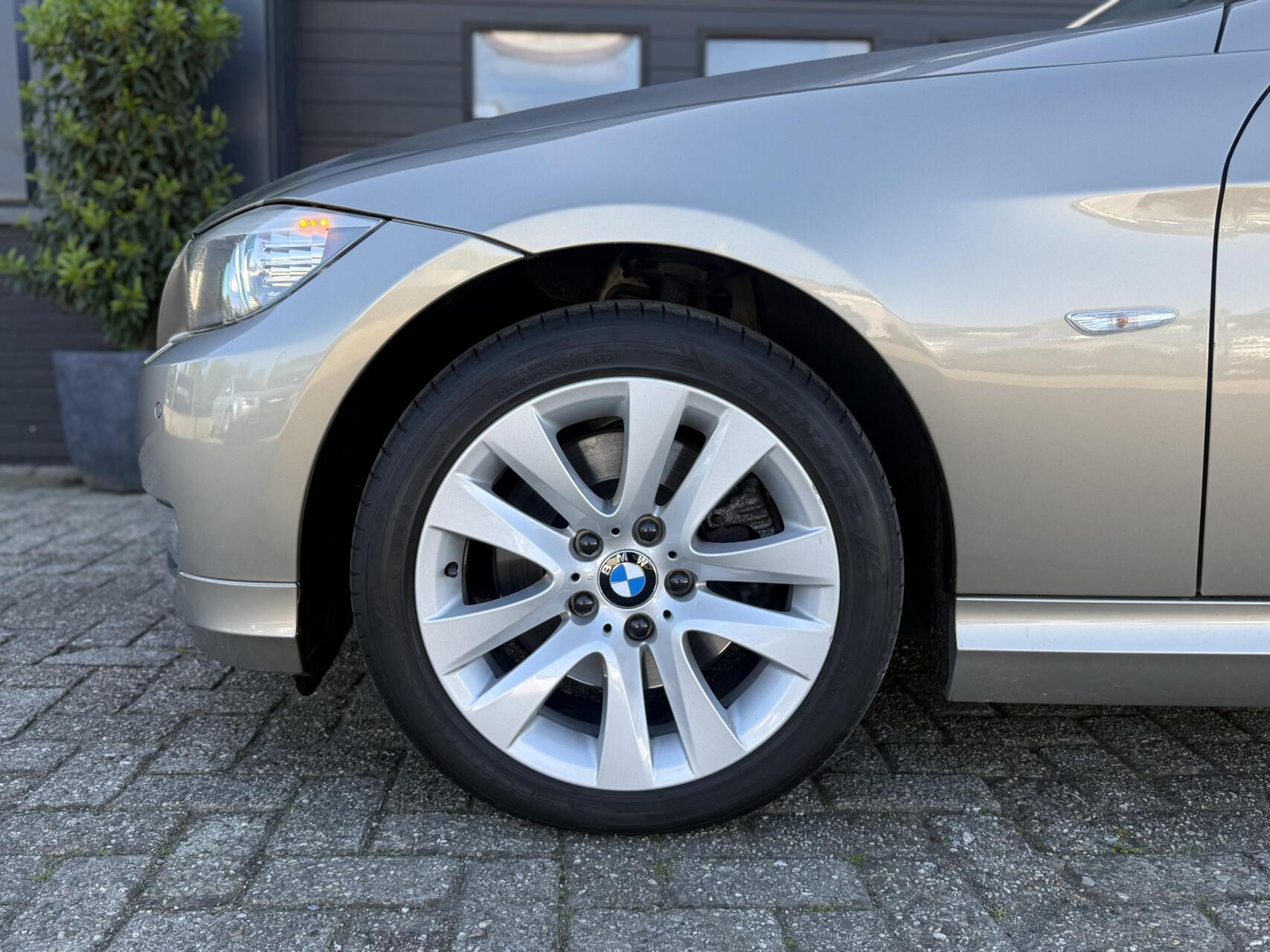 Foto van BMW 325i xDrive