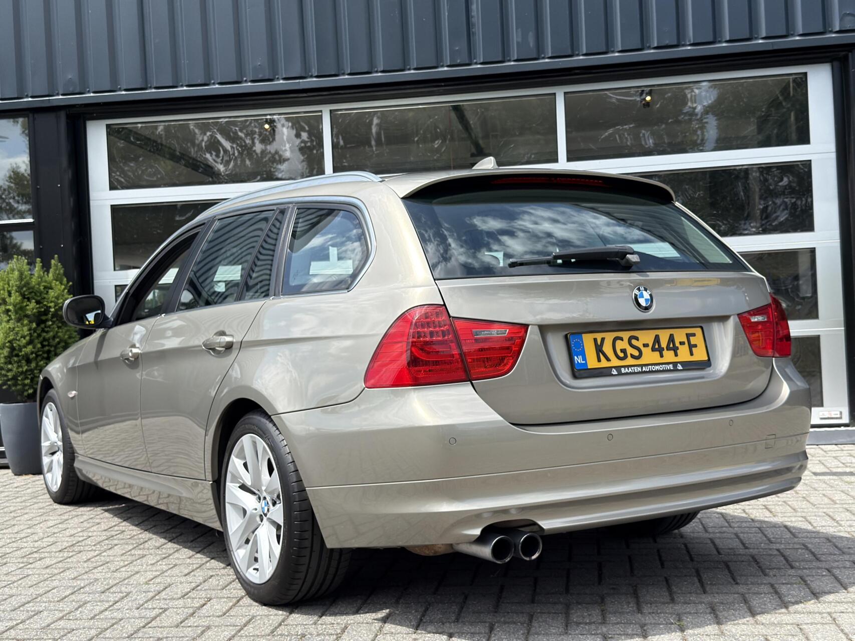 Foto van BMW 325i xDrive