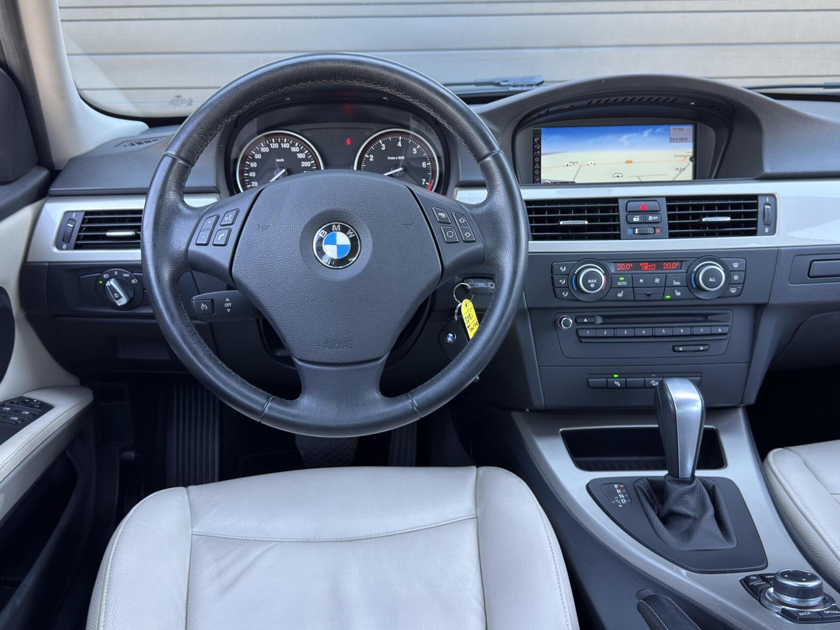 Foto van BMW 325i xDrive
