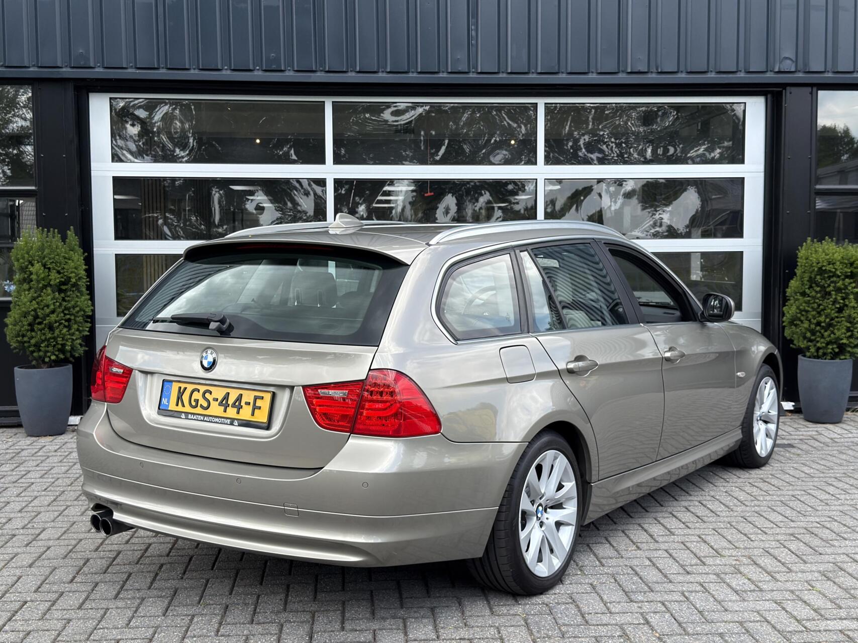 Foto van BMW 325i xDrive