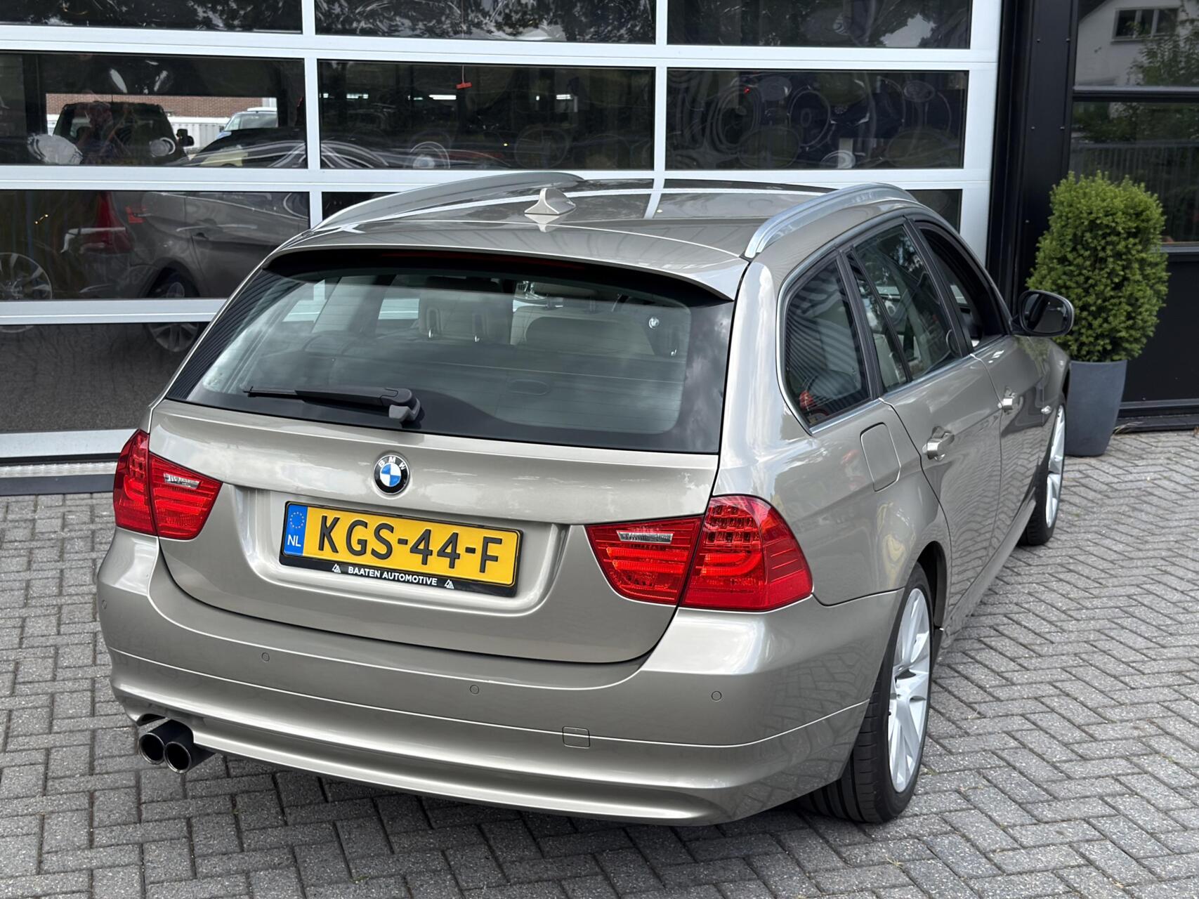 Foto van BMW 325i xDrive