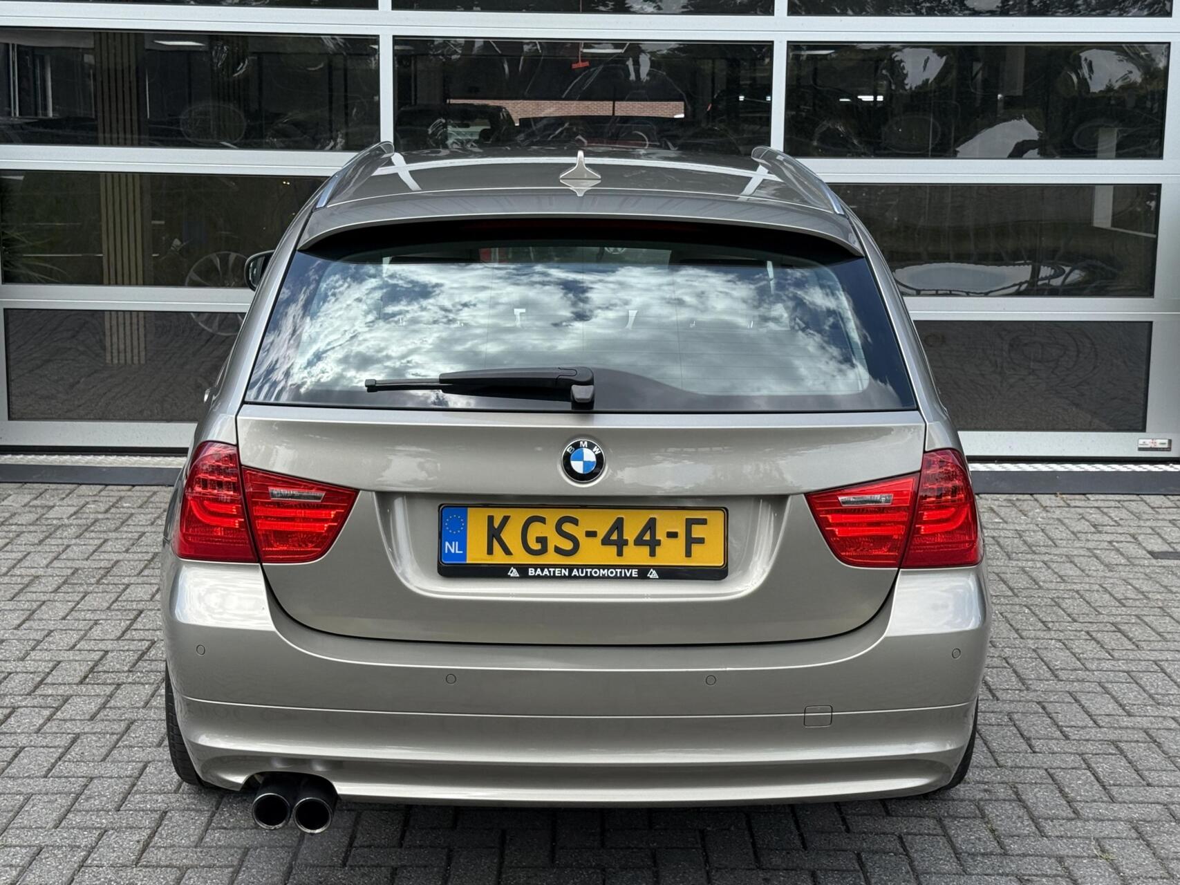Foto van BMW 325i xDrive