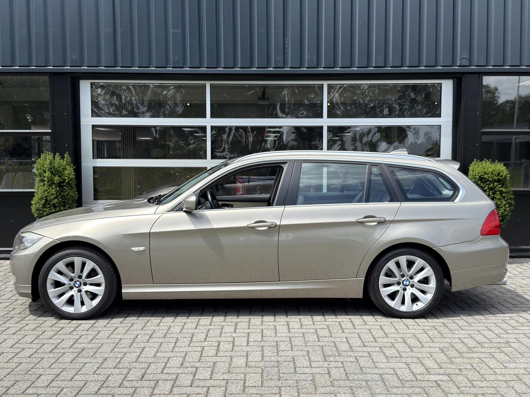 Foto van BMW 325i xDrive