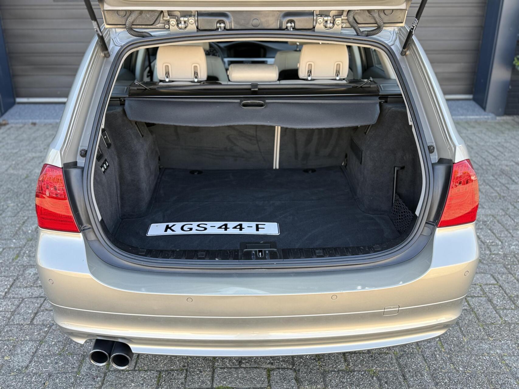 Foto van BMW 325i xDrive