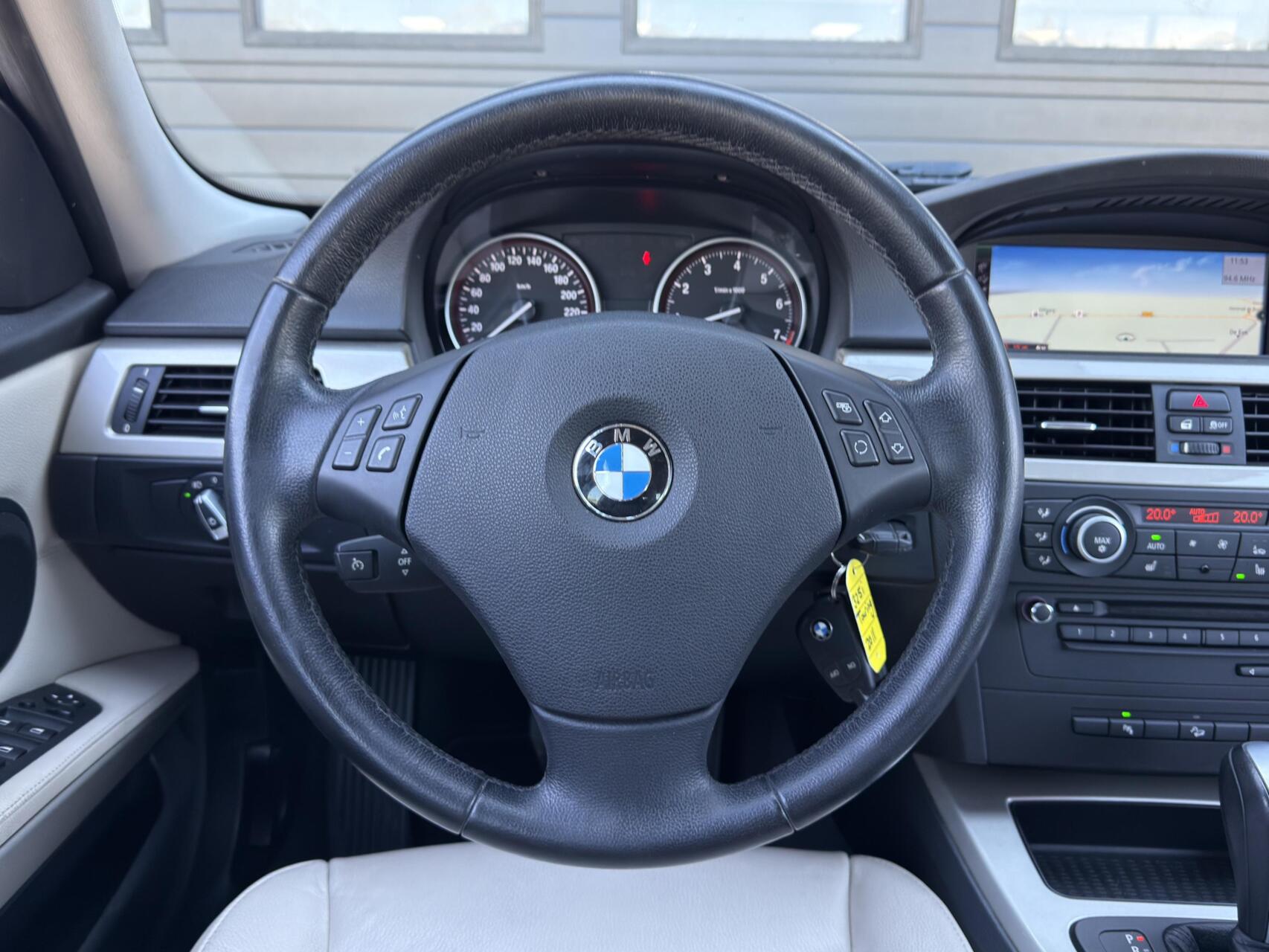 Foto van BMW 325i xDrive