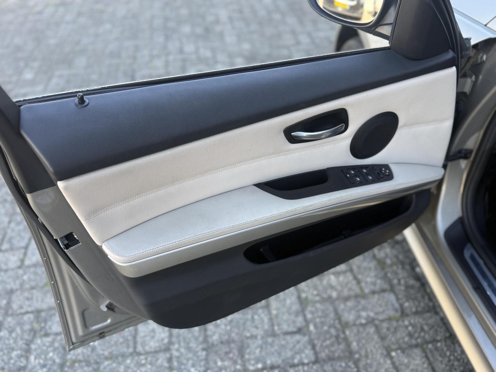 Foto van BMW 325i xDrive