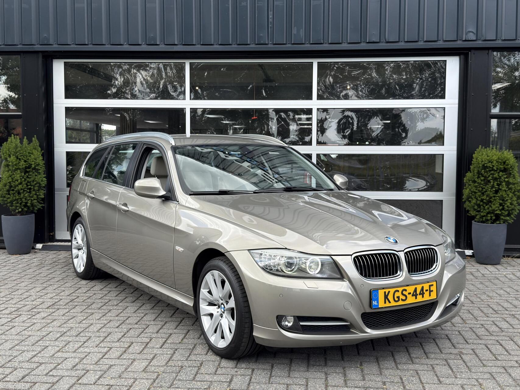 Foto van BMW 325i xDrive