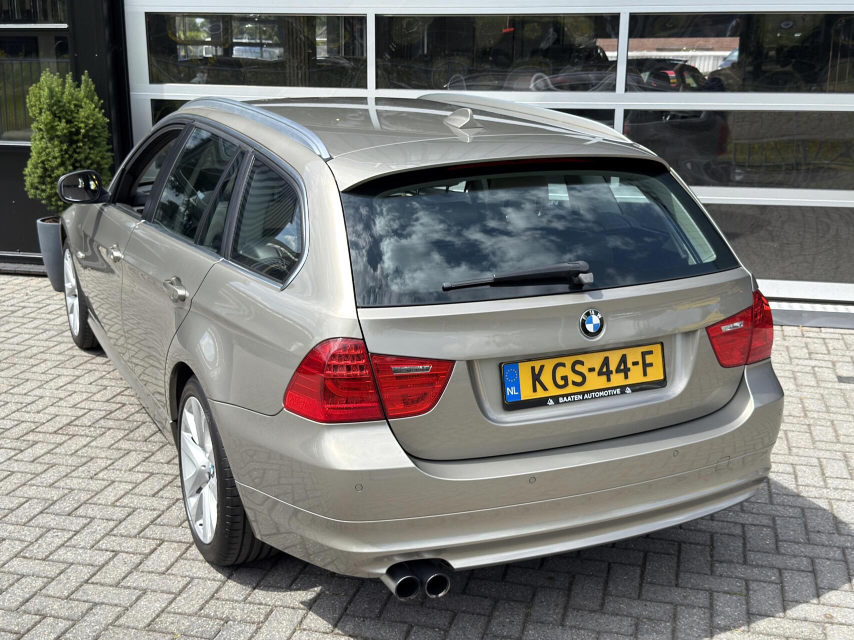 Foto van BMW 325i xDrive