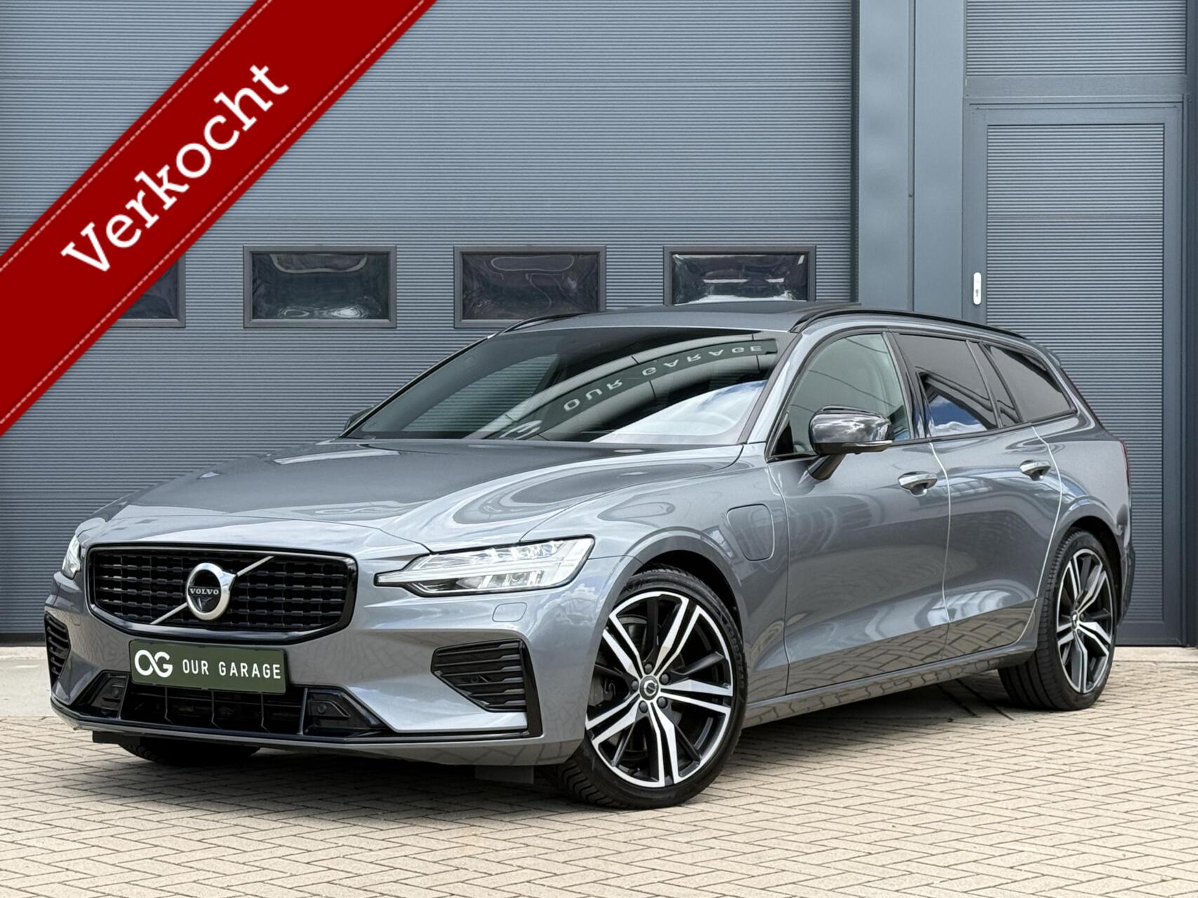 Volvo V60 T8 Twin Engine AWD R-Design|360|Pano|HuD|Trekhaak 2020 - voorkant