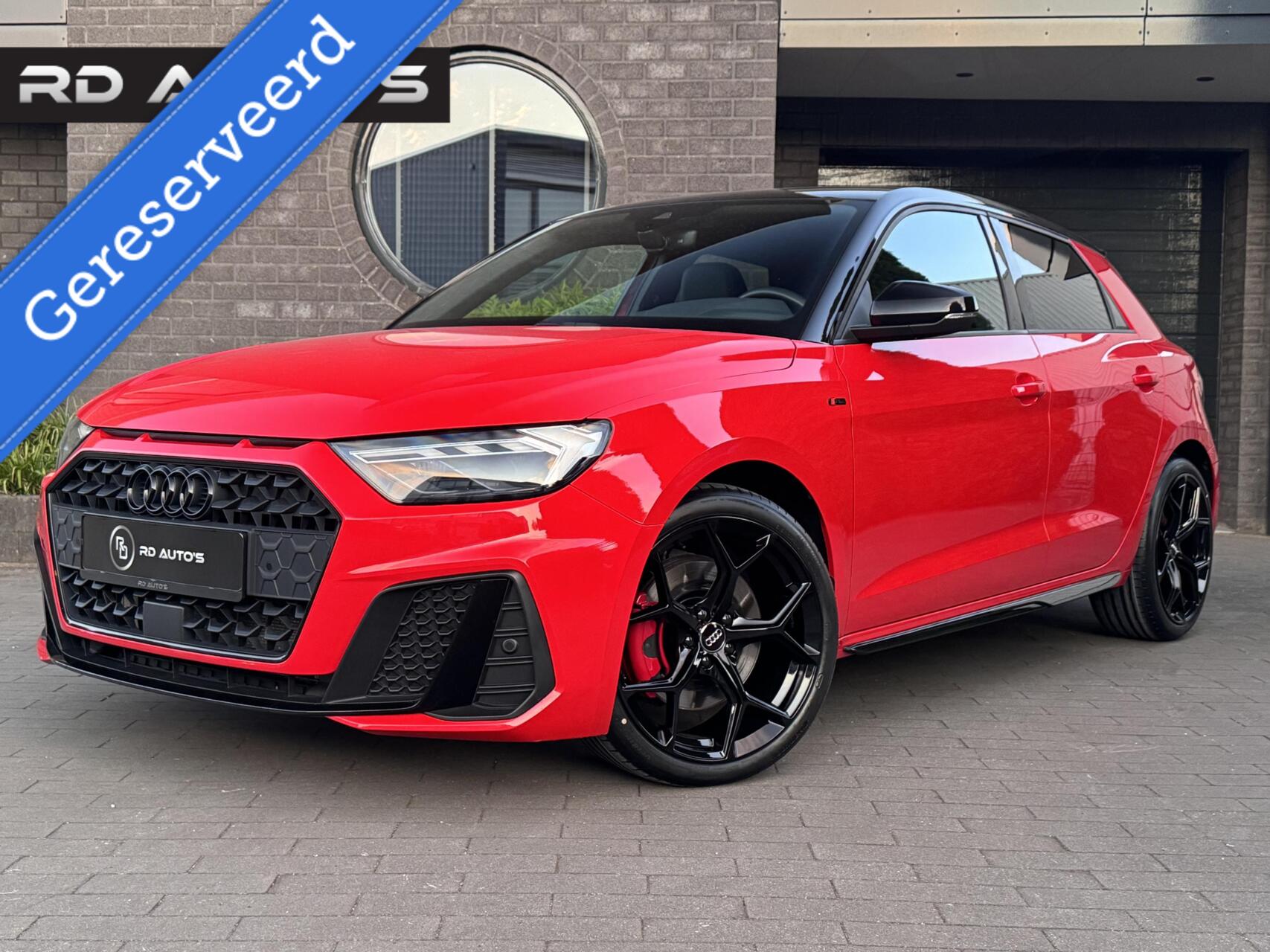Audi A1 Sportback 35 TFSI S edition S-Line Tango Red Metallic Carplay Led Leder 2021 - voorkant