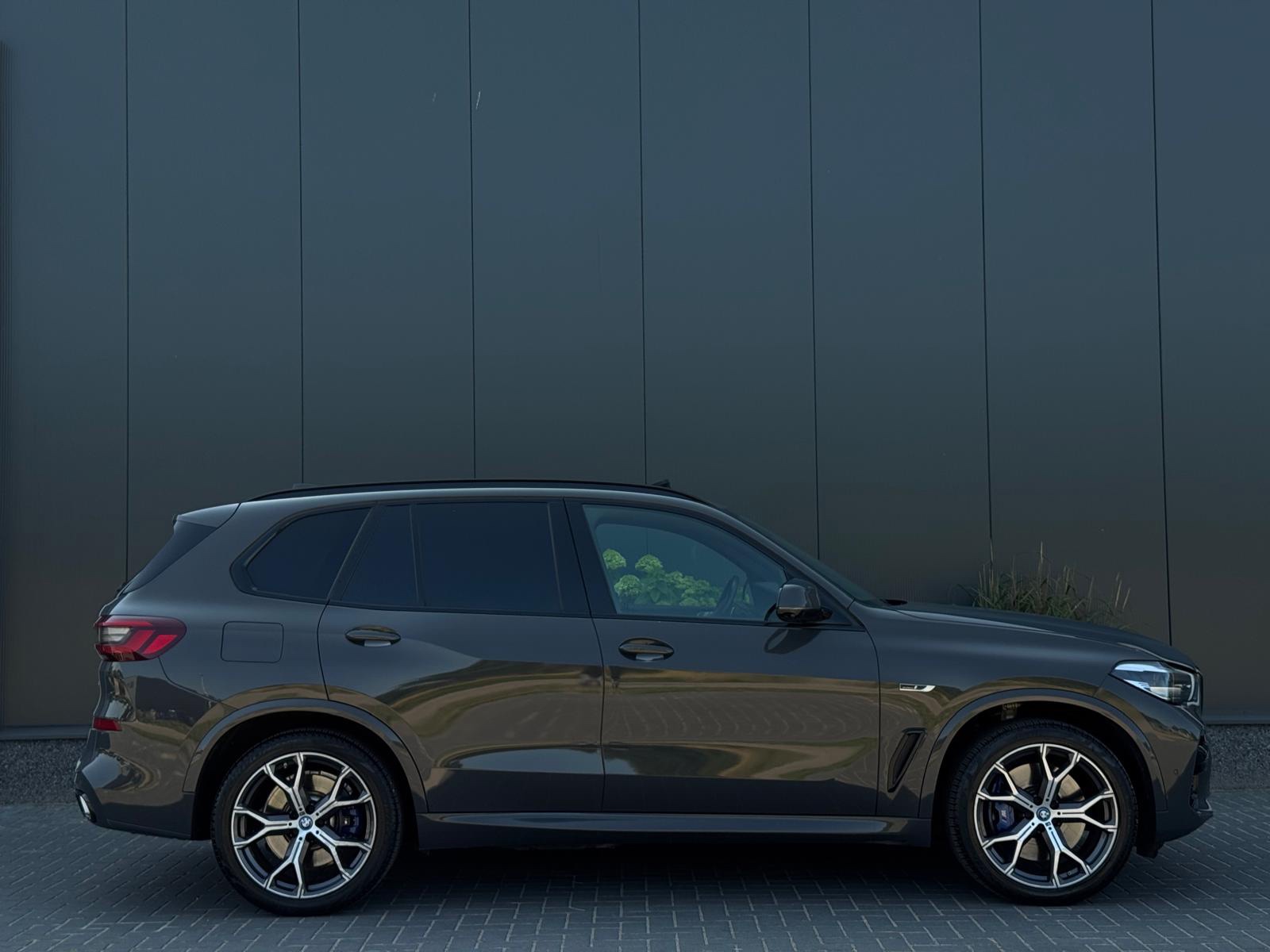 Foto van BMW X5 Xdrive45e