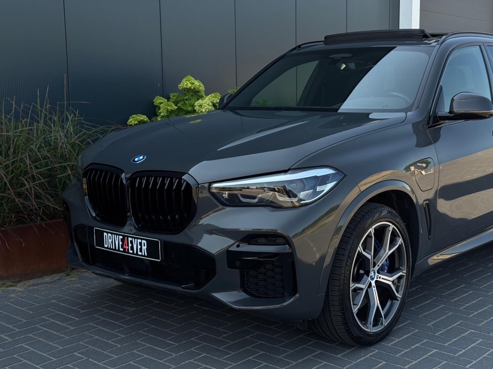 Foto van BMW X5 Xdrive45e