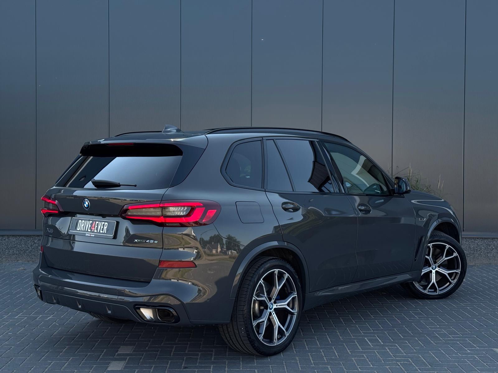 Foto van BMW X5 Xdrive45e