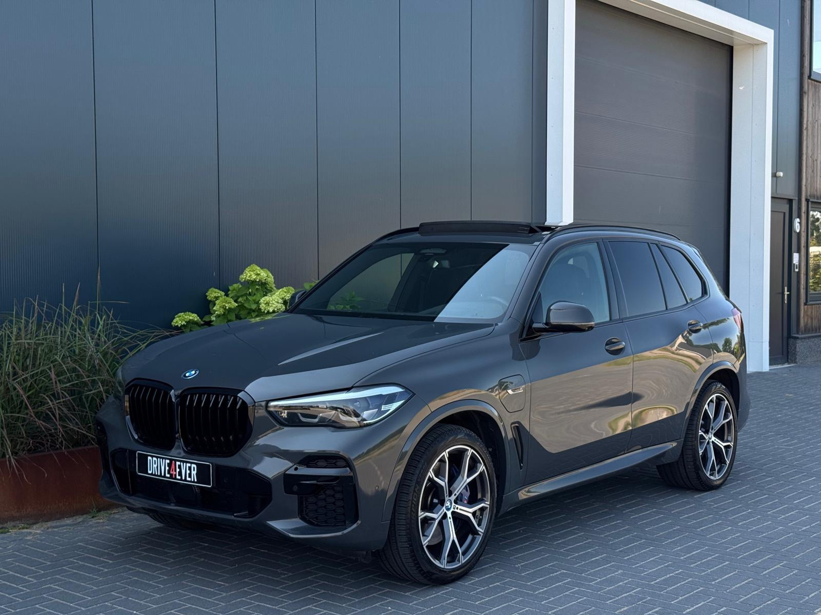 Foto van BMW X5 Xdrive45e