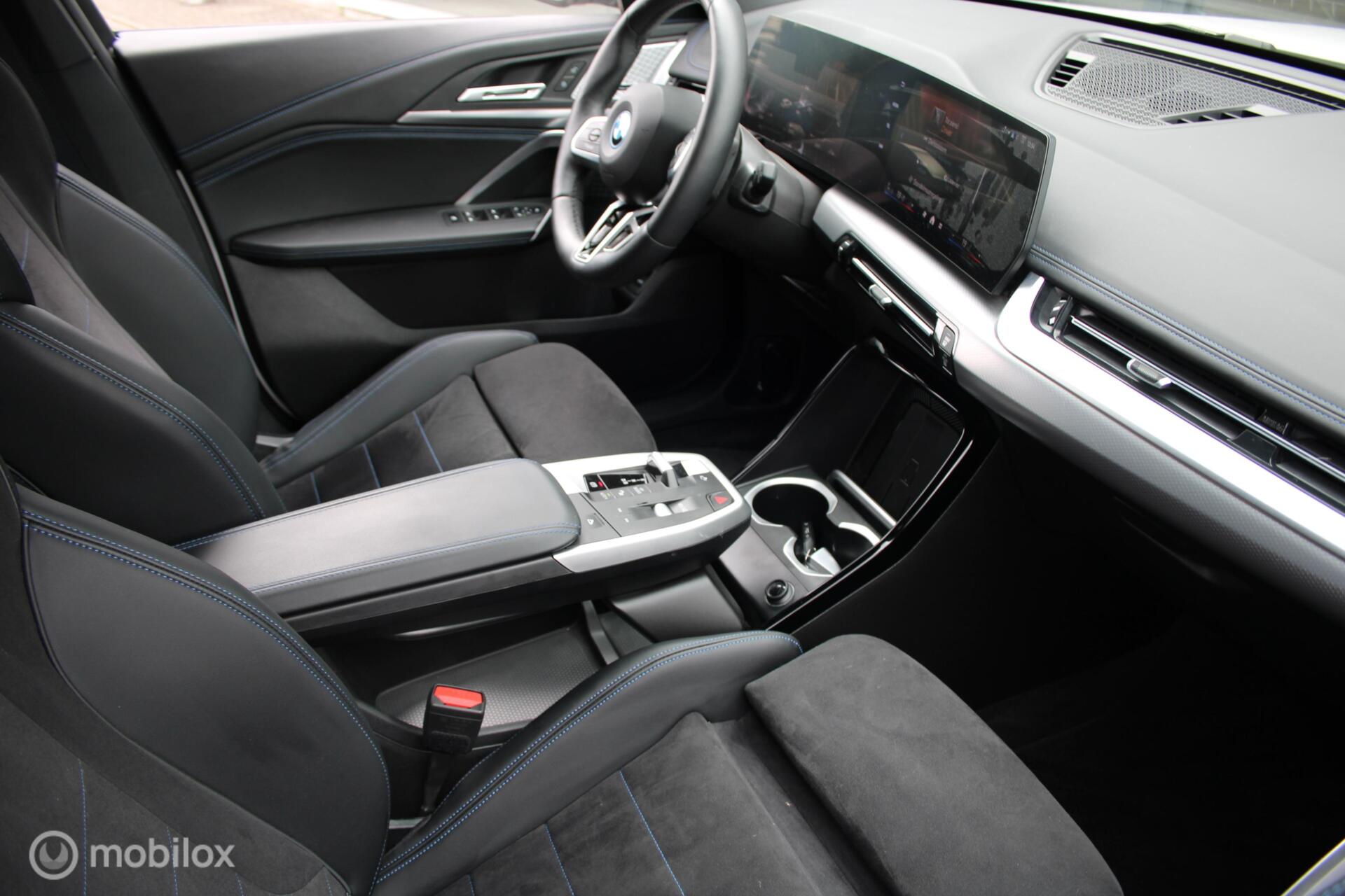 Foto van BMW Ix1