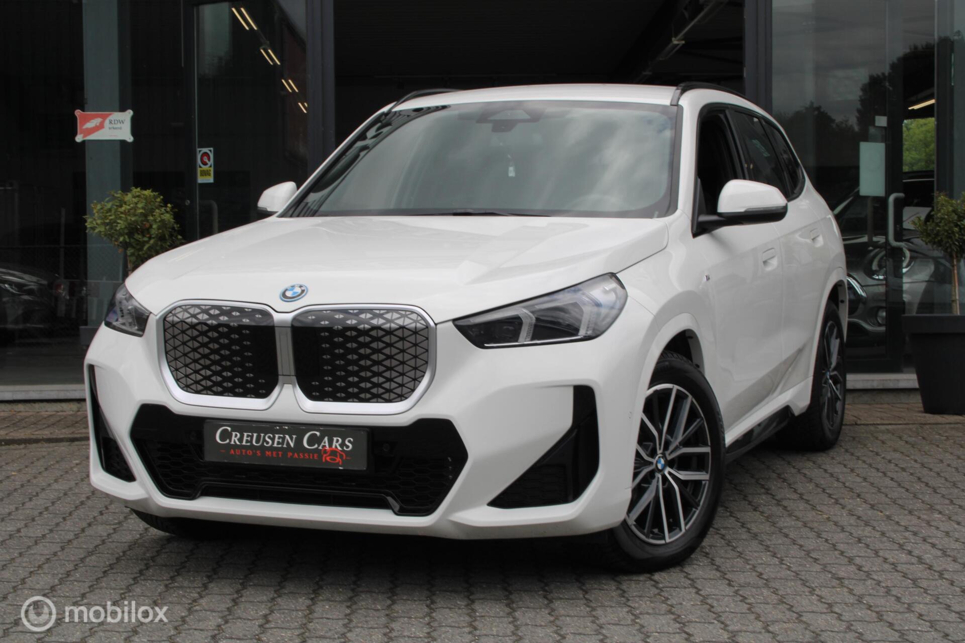 Foto van BMW Ix1