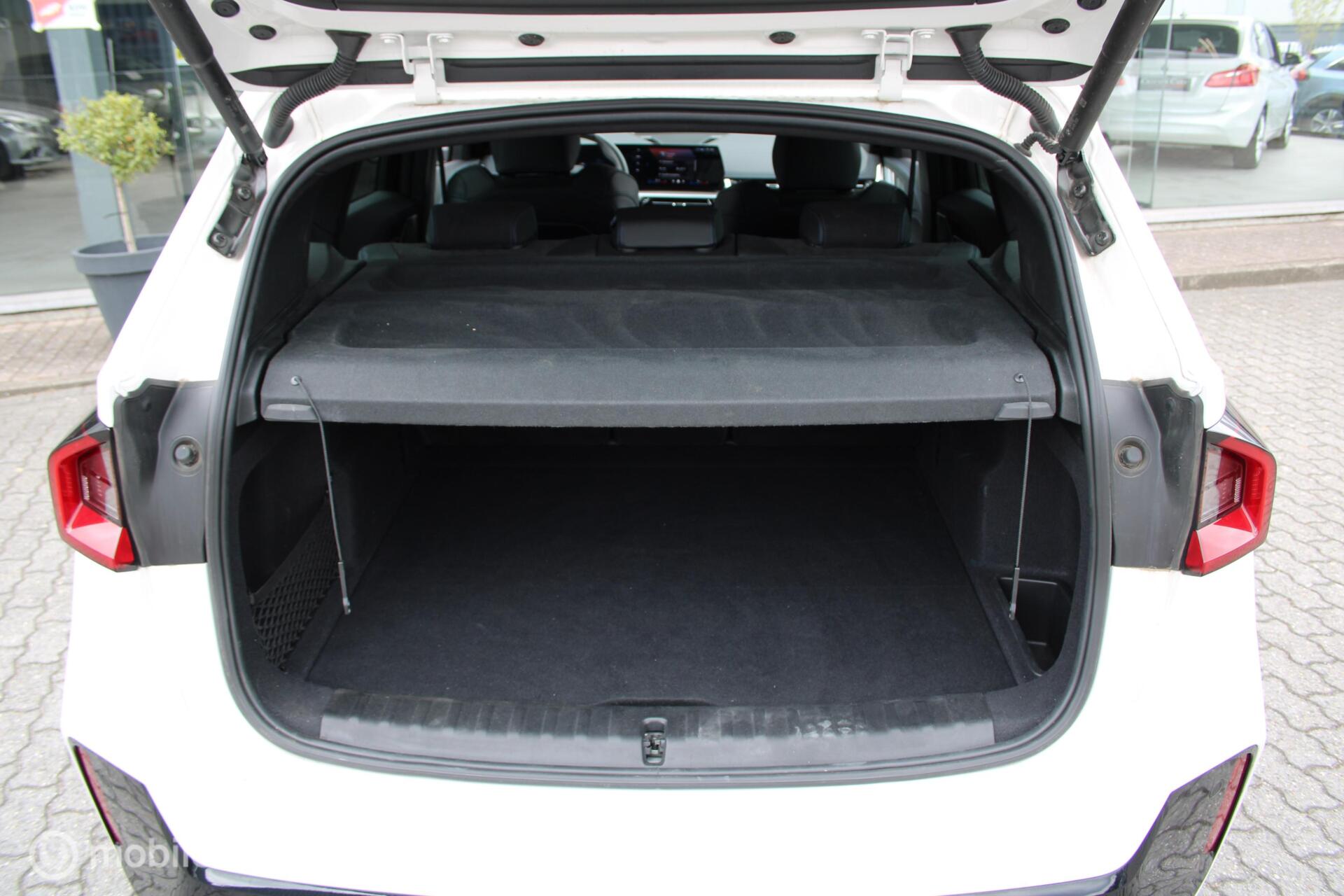 Foto van BMW Ix1