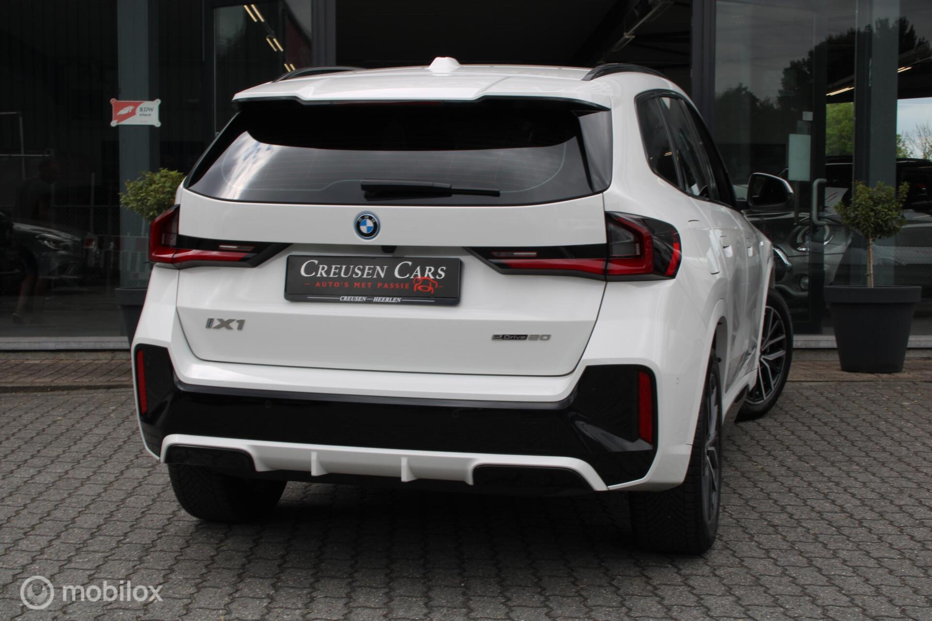 Foto van BMW Ix1