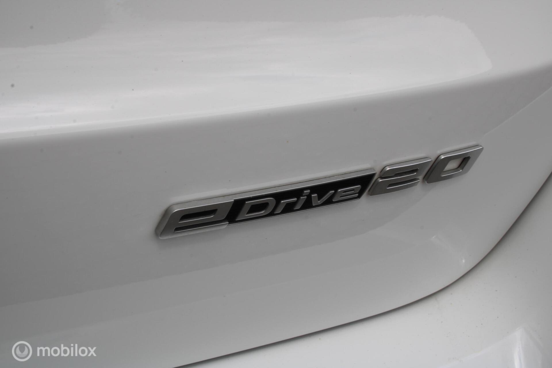 Foto van BMW Ix1