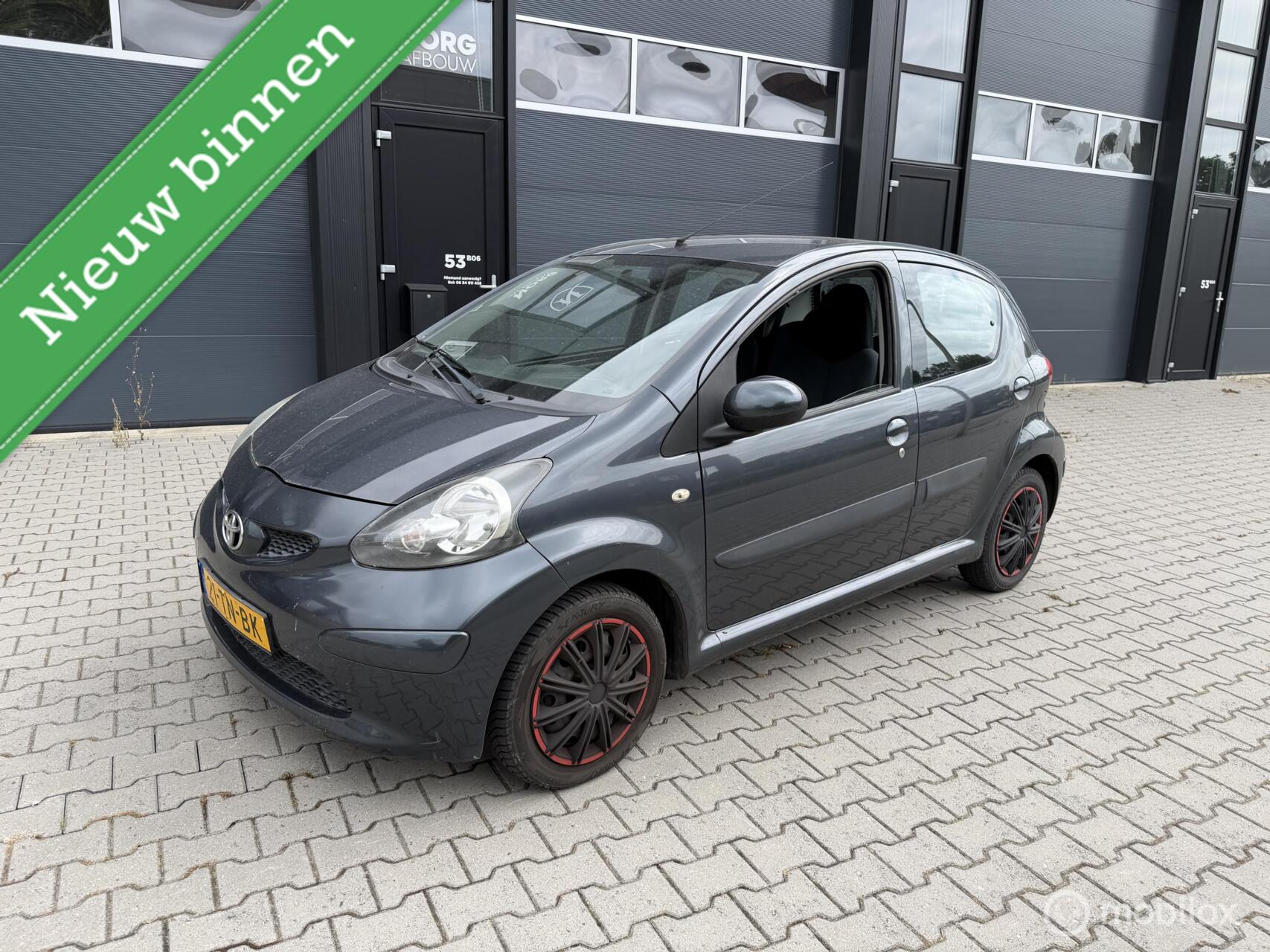 Toyota Toyota Aygo 1.0-12V + 2006 - voorkant