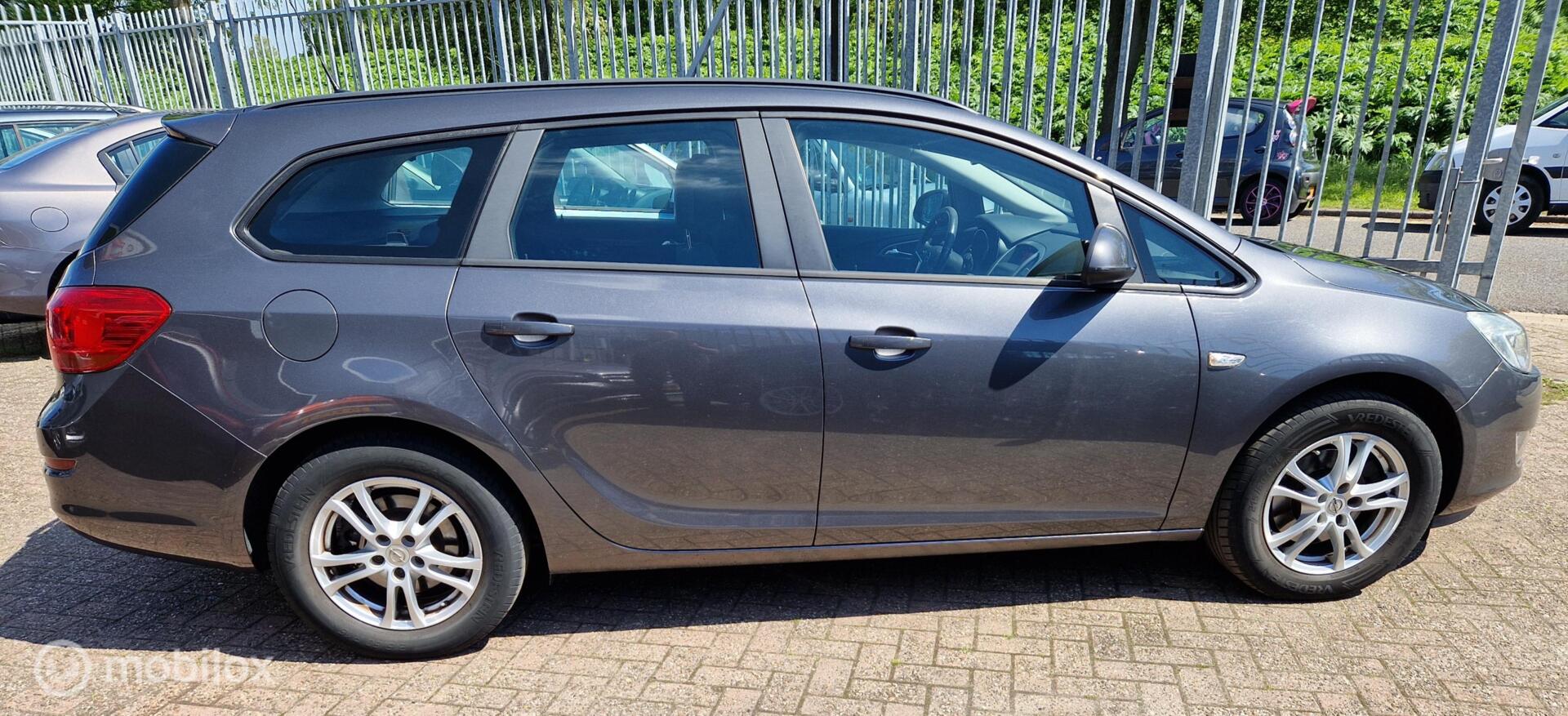 Foto van Opel Astra Sports Tourer