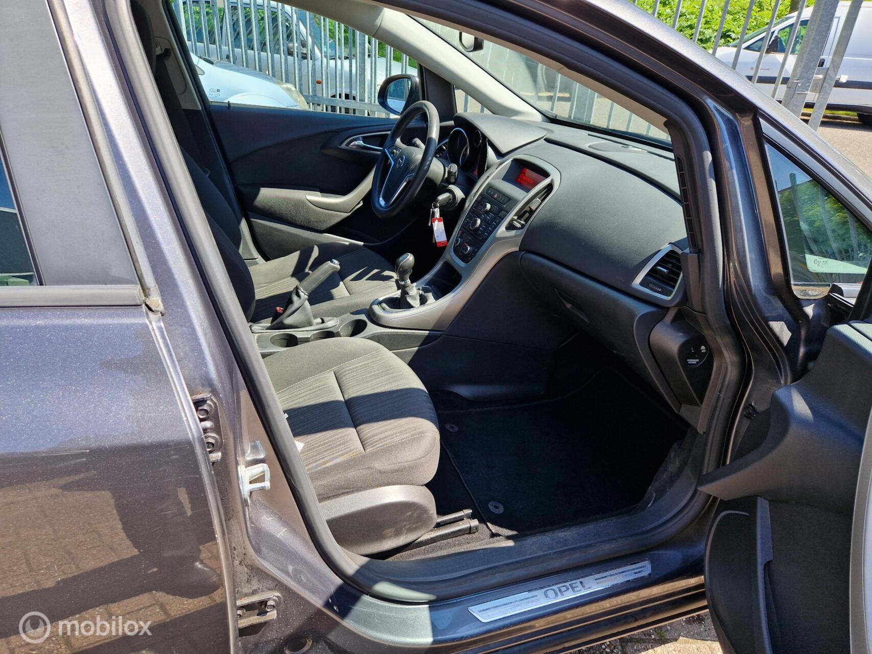 Foto van Opel Astra Sports Tourer