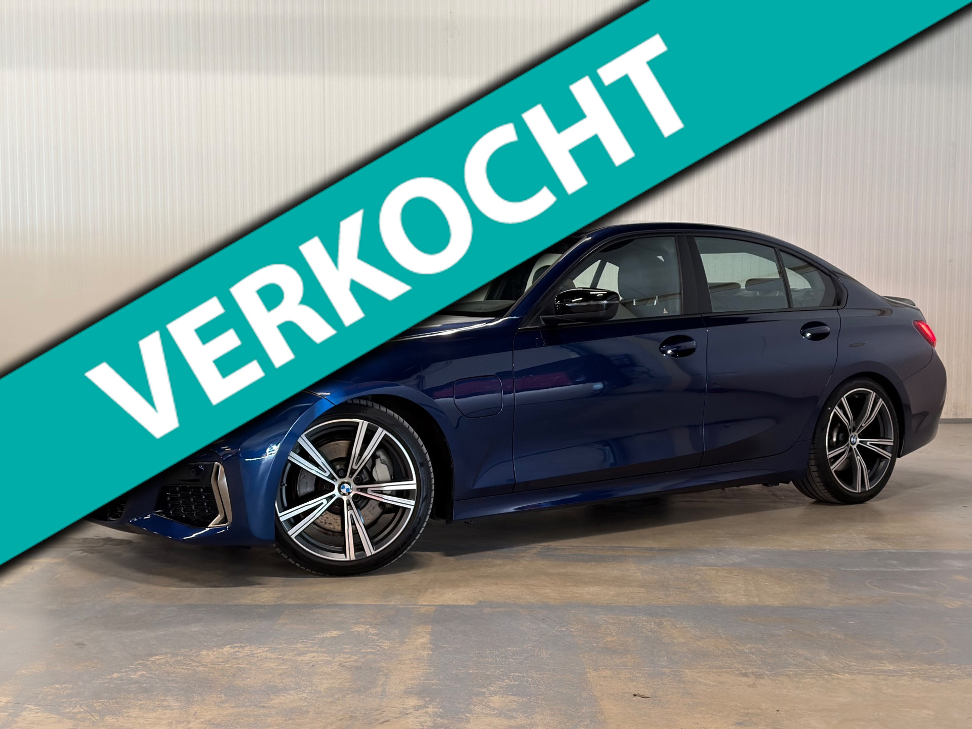 BMW 330e 330e High Executive | M-SPORT | ACC | LEDER | SHADOW LINE 2020 - voorkant