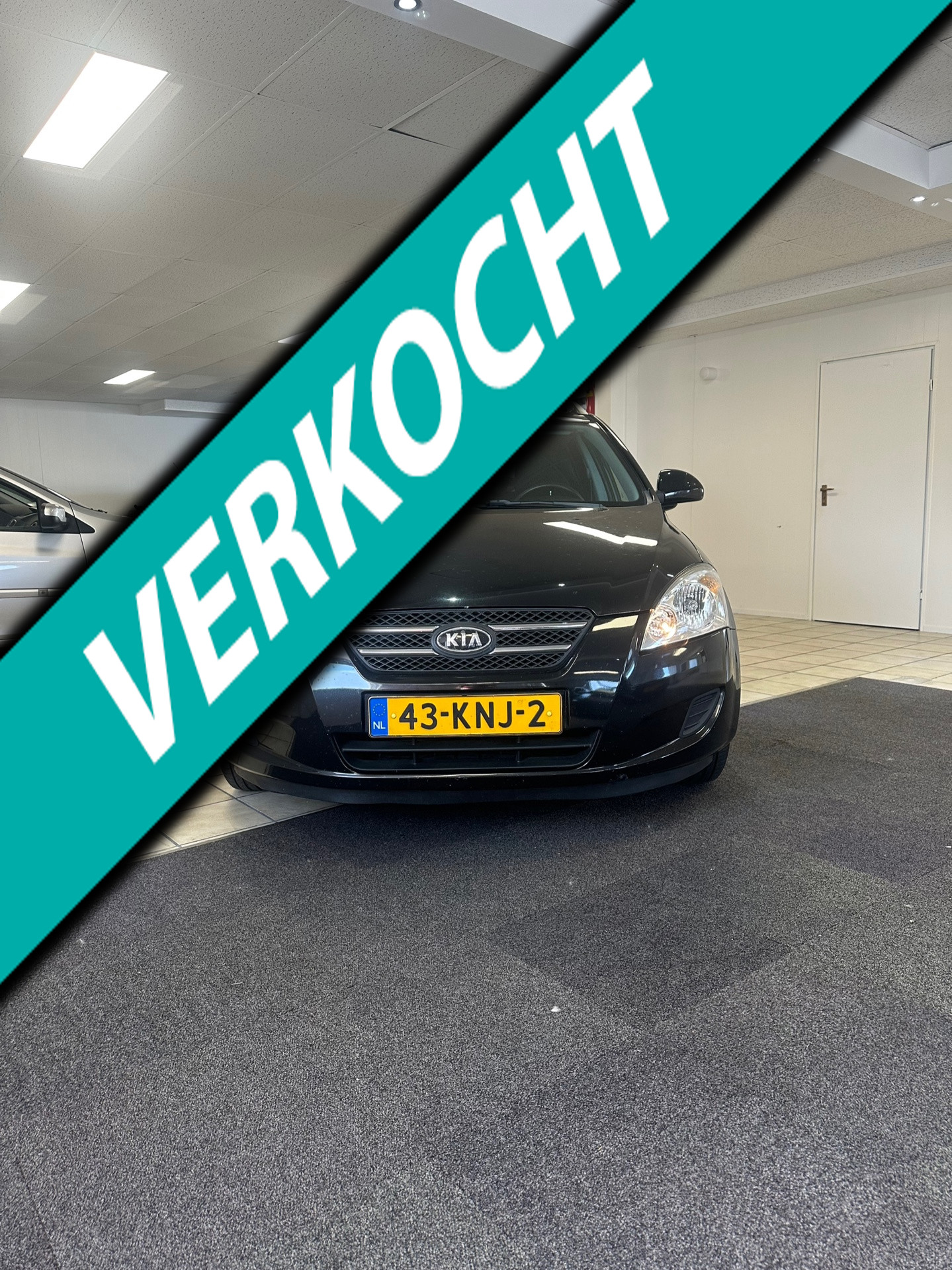 Kia Cee D 1.4 CVVT X-tra.1de eigenaar . Airco 2010 - voorkant