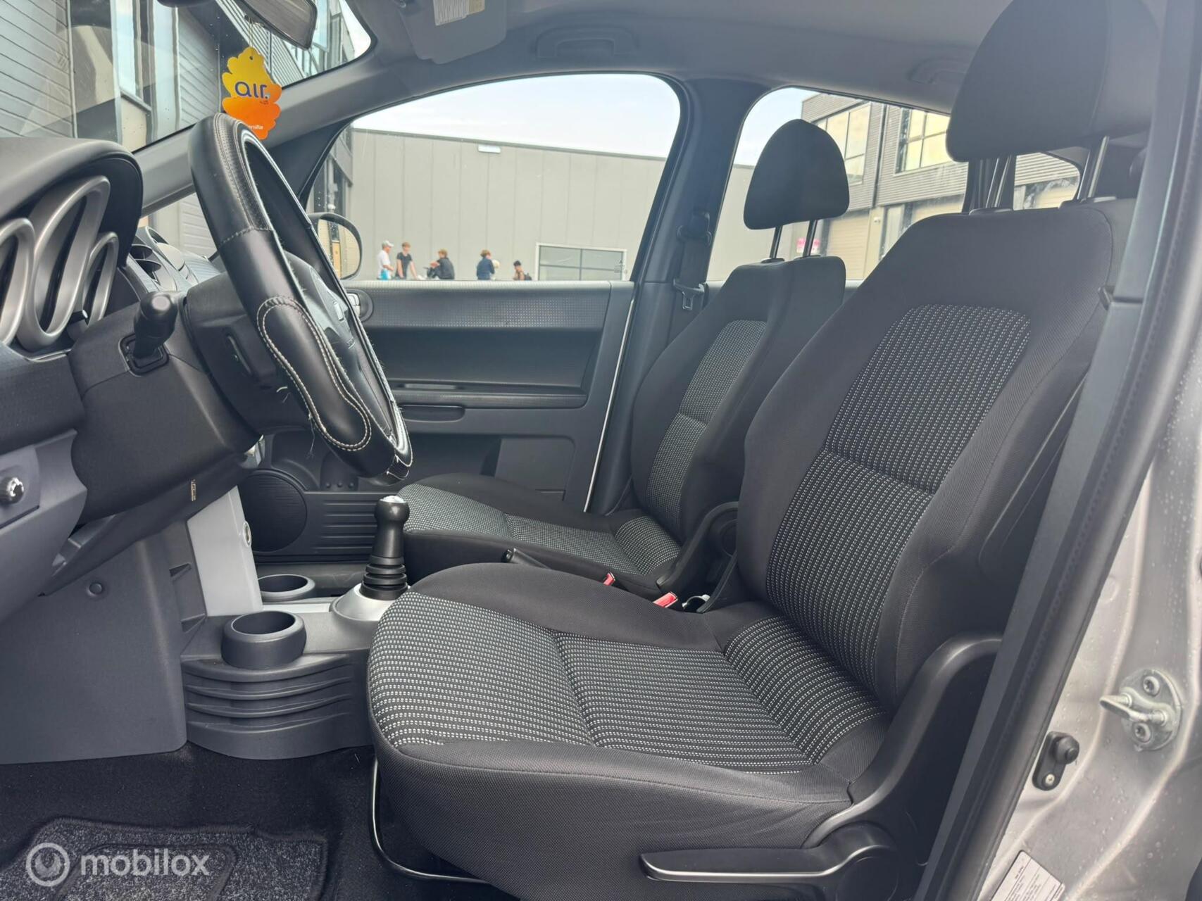 Foto van Mitsubishi Mitsubishi Colt