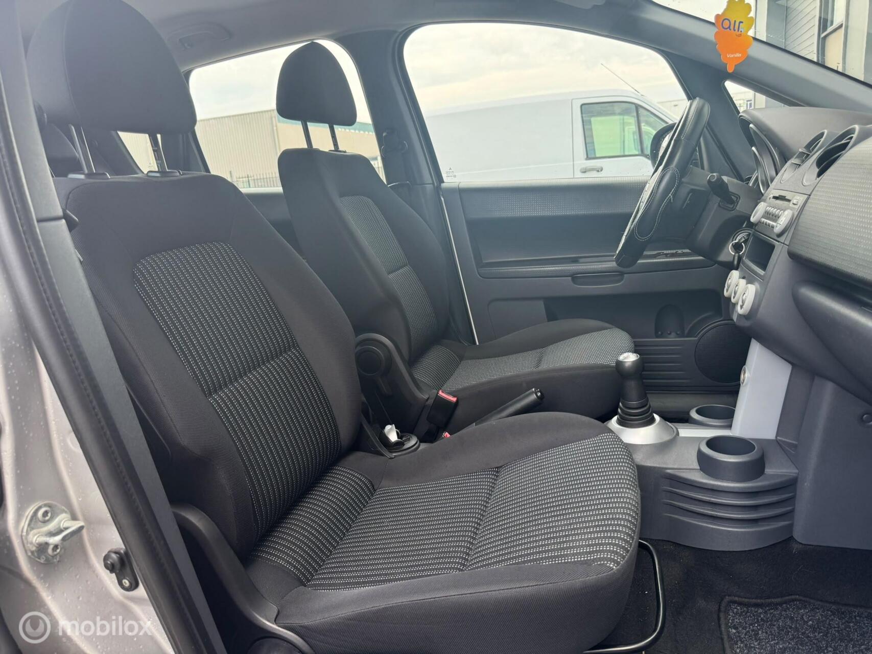 Foto van Mitsubishi Mitsubishi Colt