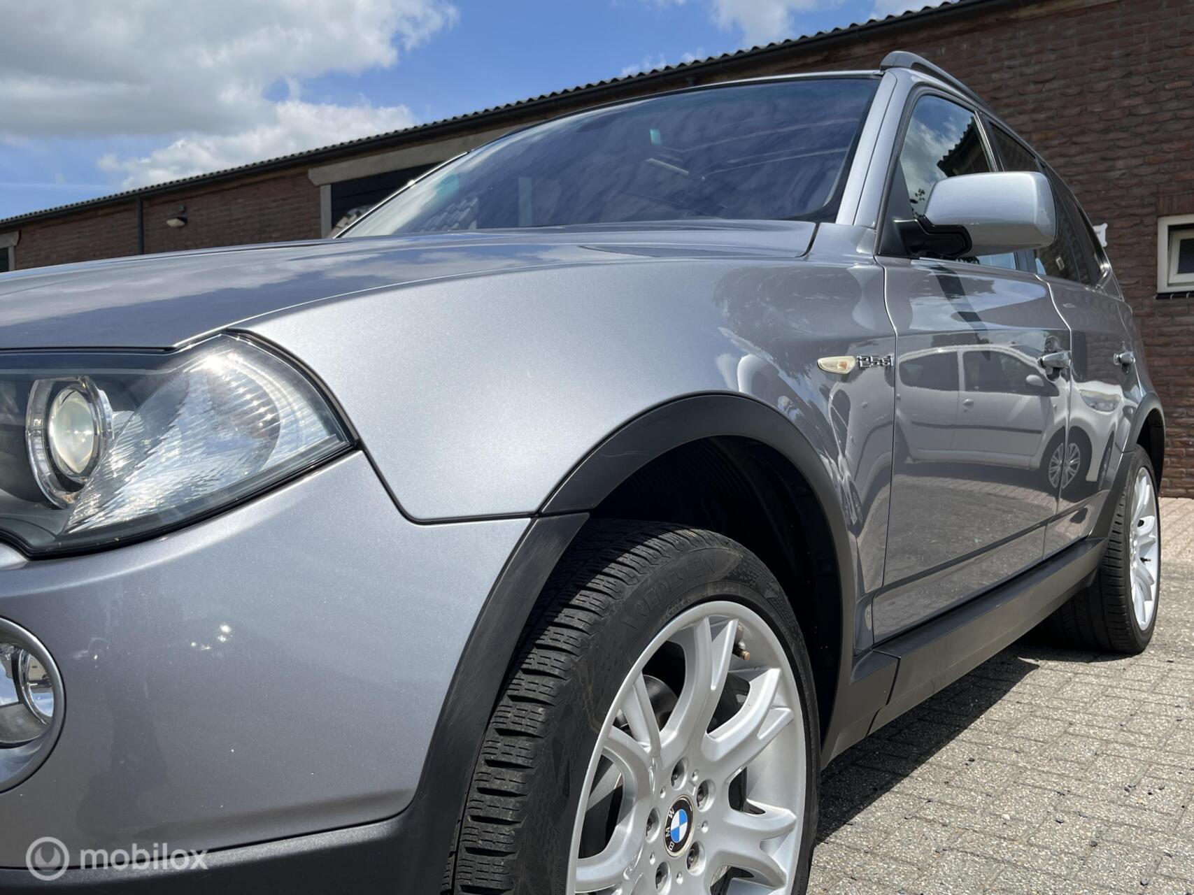 Foto van BMW X3 2.5si