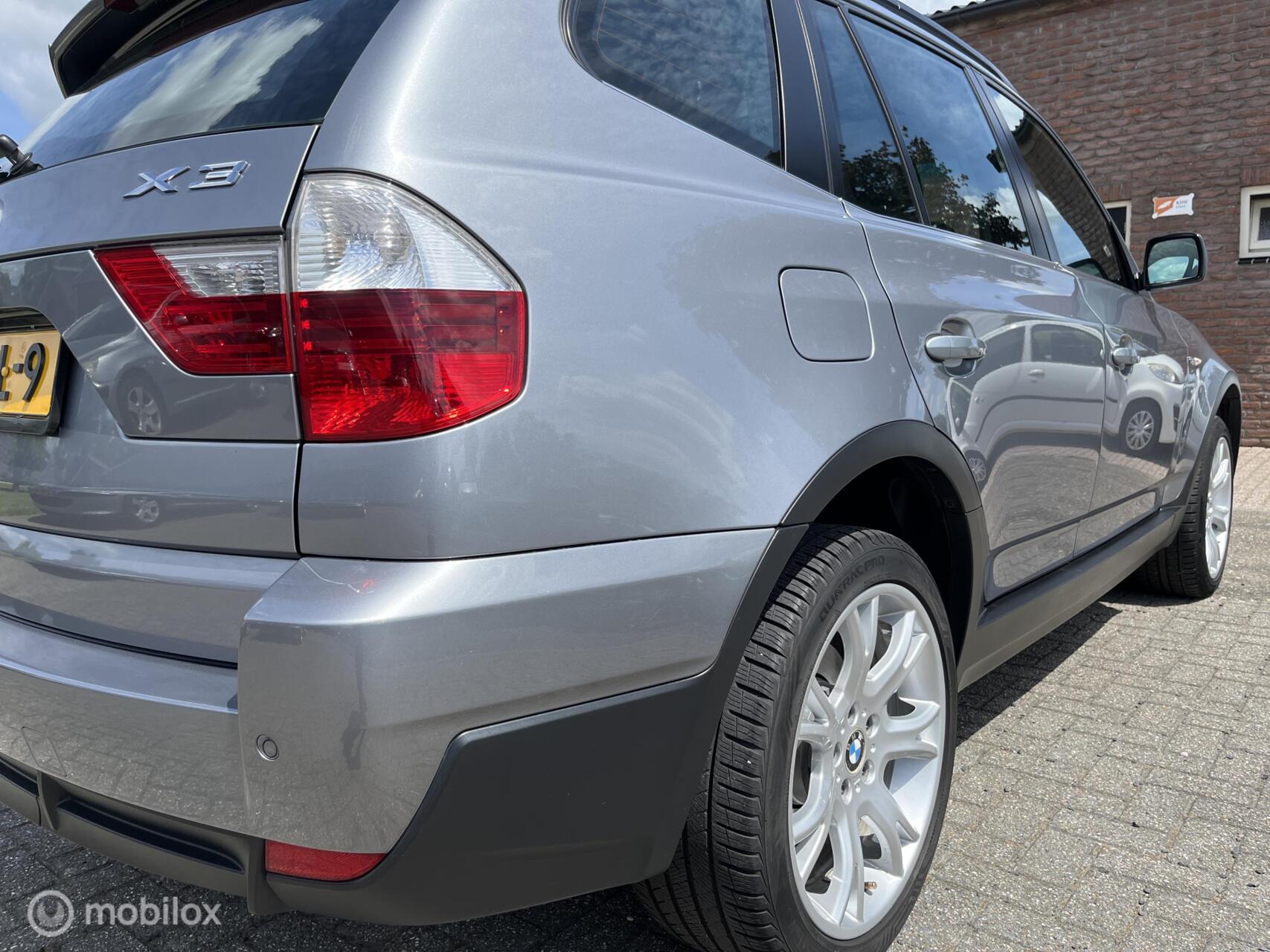 Foto van BMW X3 2.5si